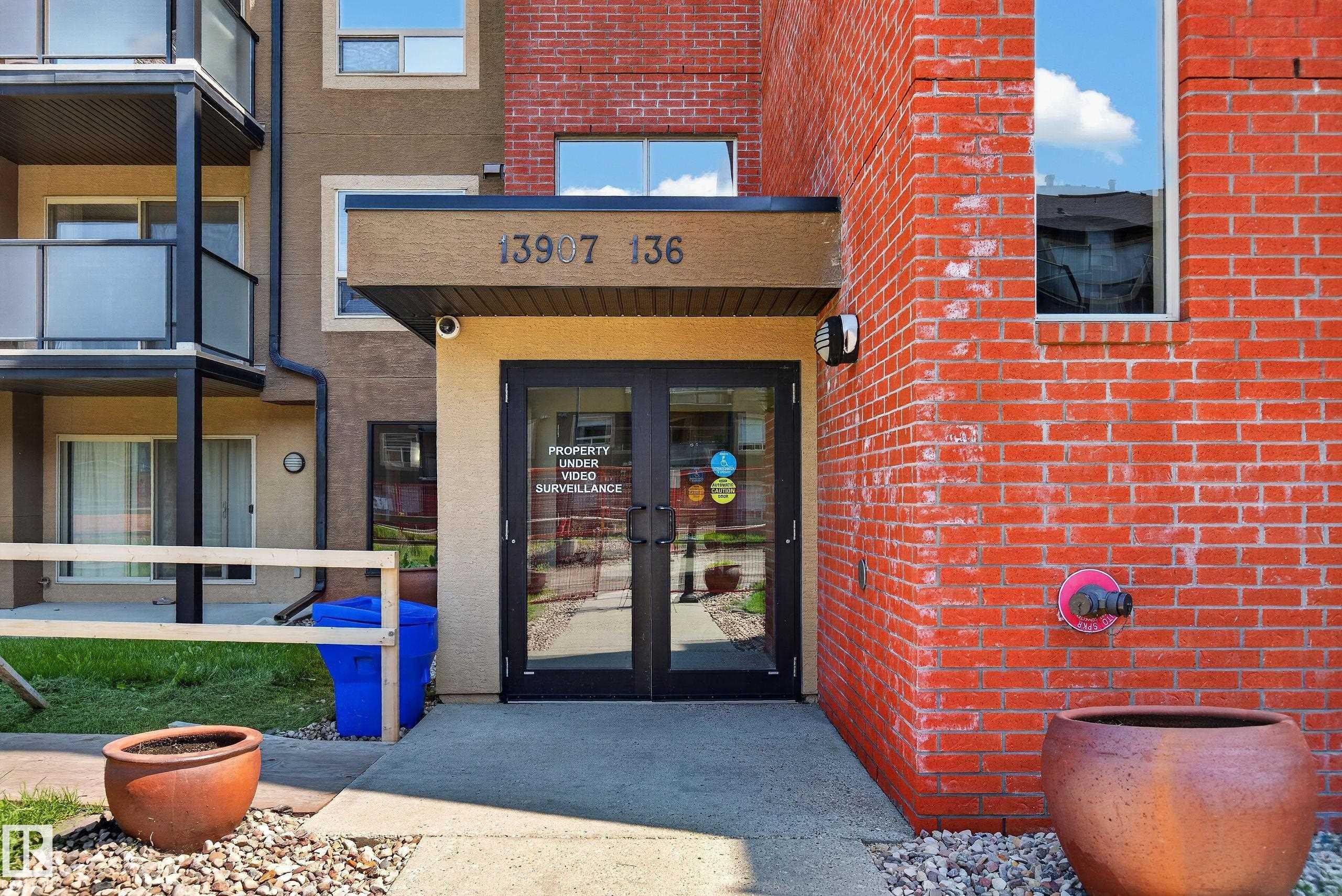 #104 13907 136 St Nw, Edmonton, AB - Outdoor