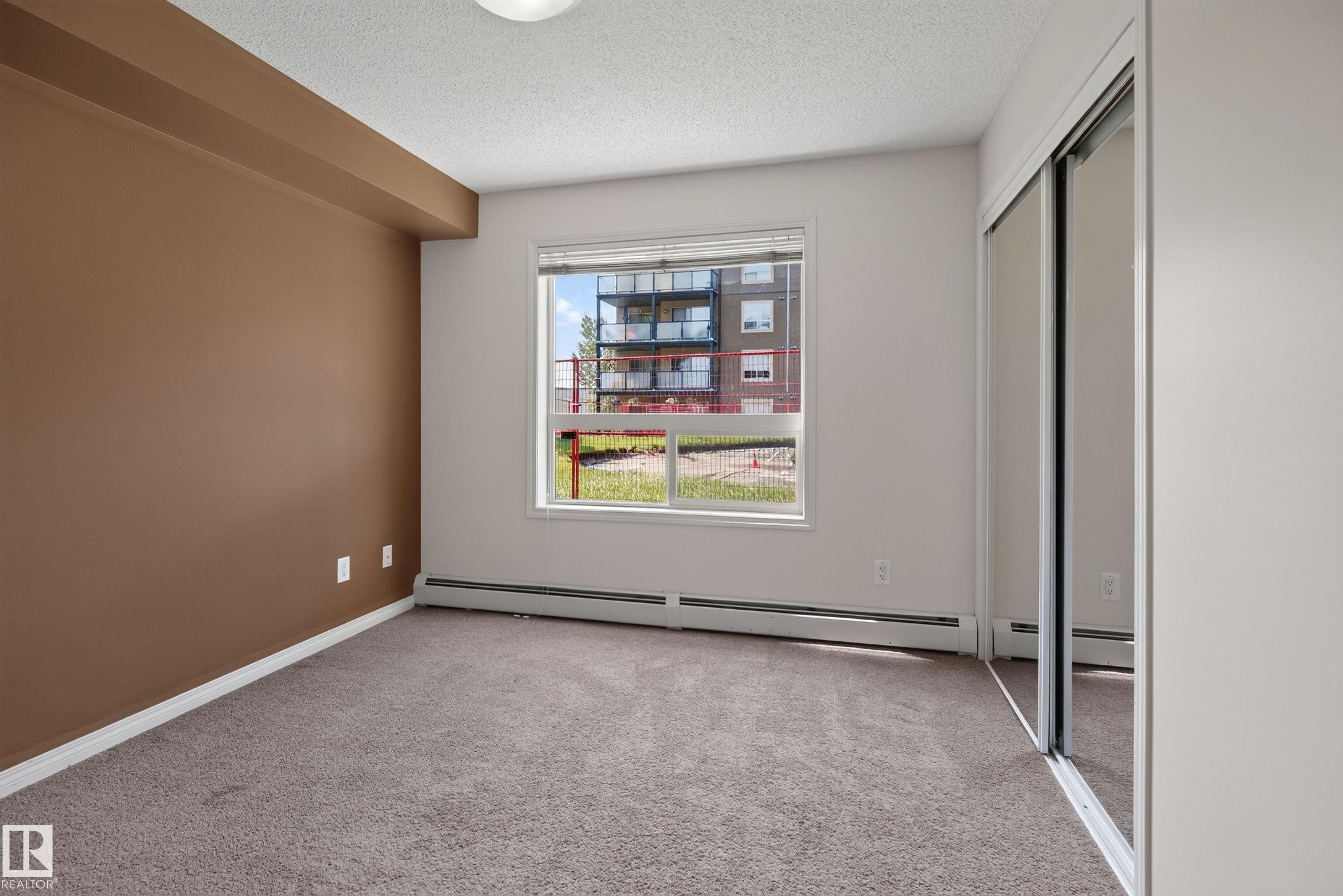 #104 13907 136 St Nw, Edmonton, AB - Indoor Photo Showing Other Room