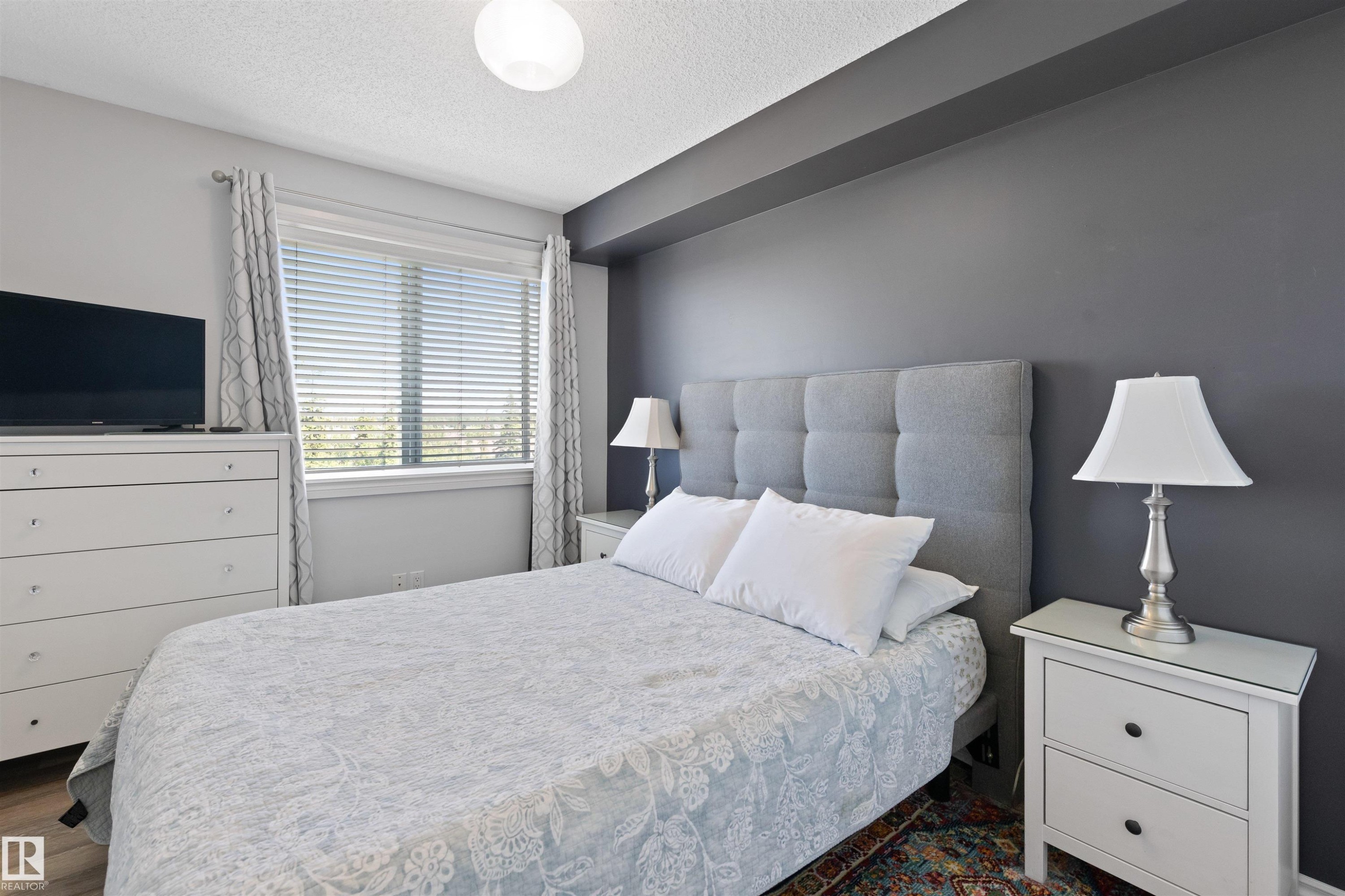 #411B 6 Spruce Ridge Dr, Spruce Grove, AB - Indoor Photo Showing Bedroom