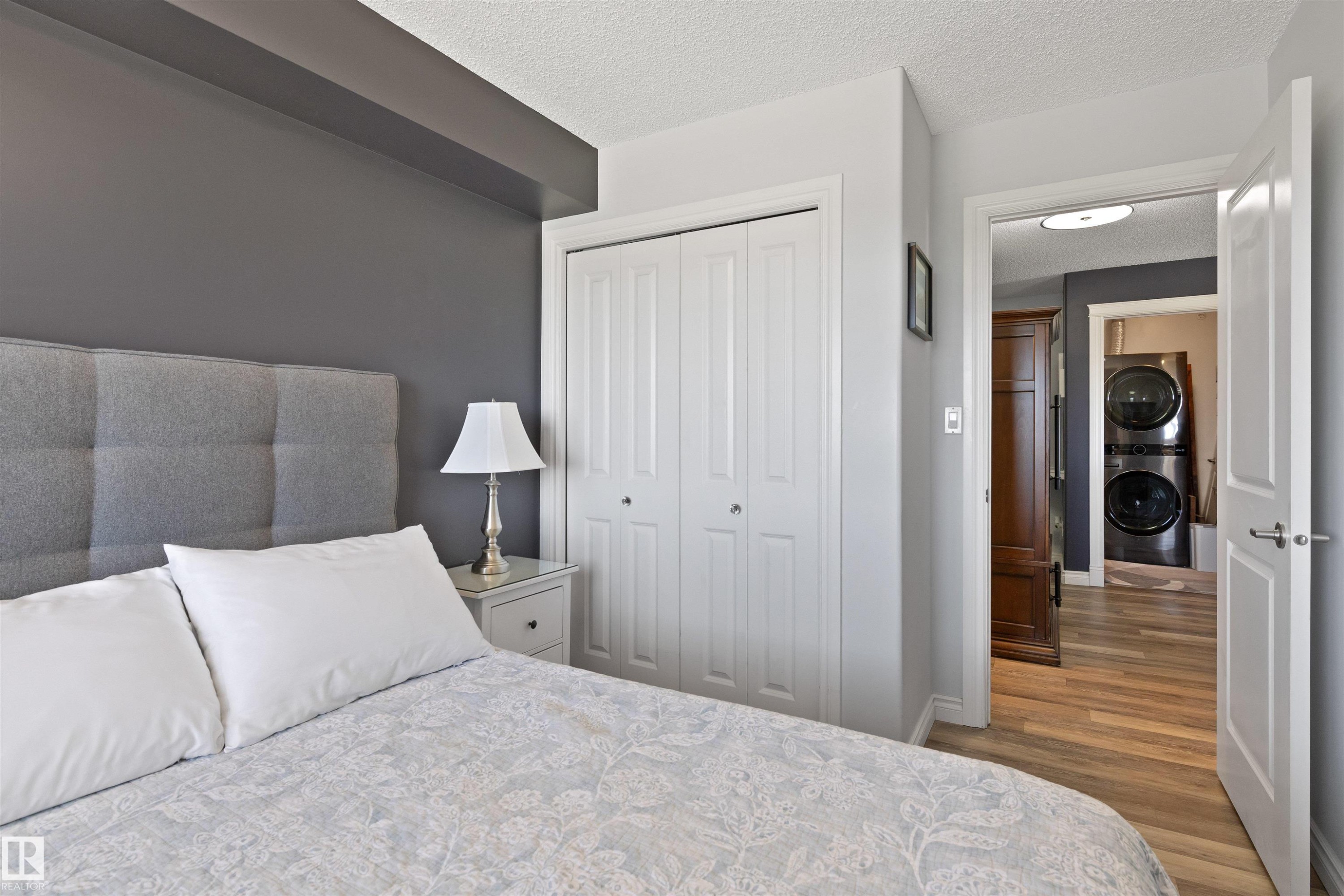 #411B 6 Spruce Ridge Dr, Spruce Grove, AB - Indoor Photo Showing Bedroom