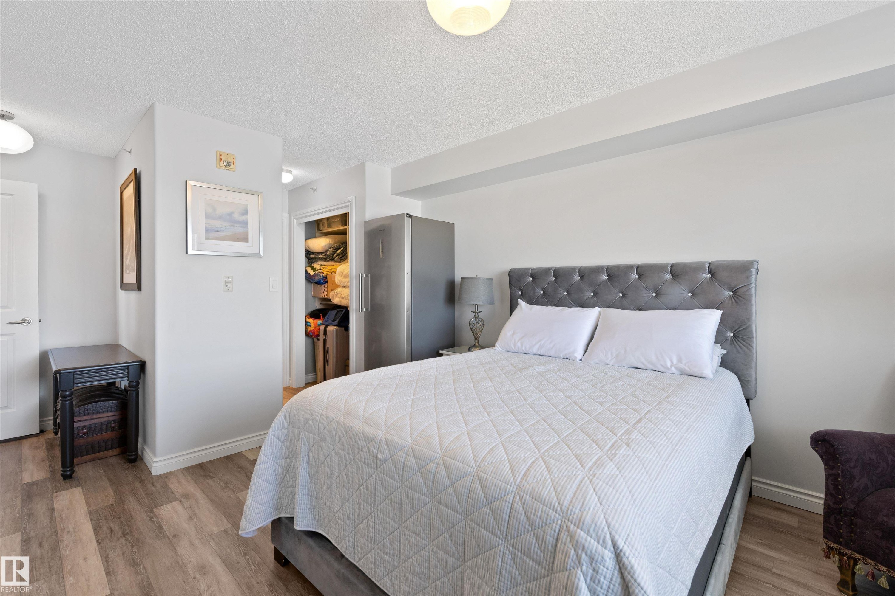 #411B 6 Spruce Ridge Dr, Spruce Grove, AB - Indoor Photo Showing Bedroom