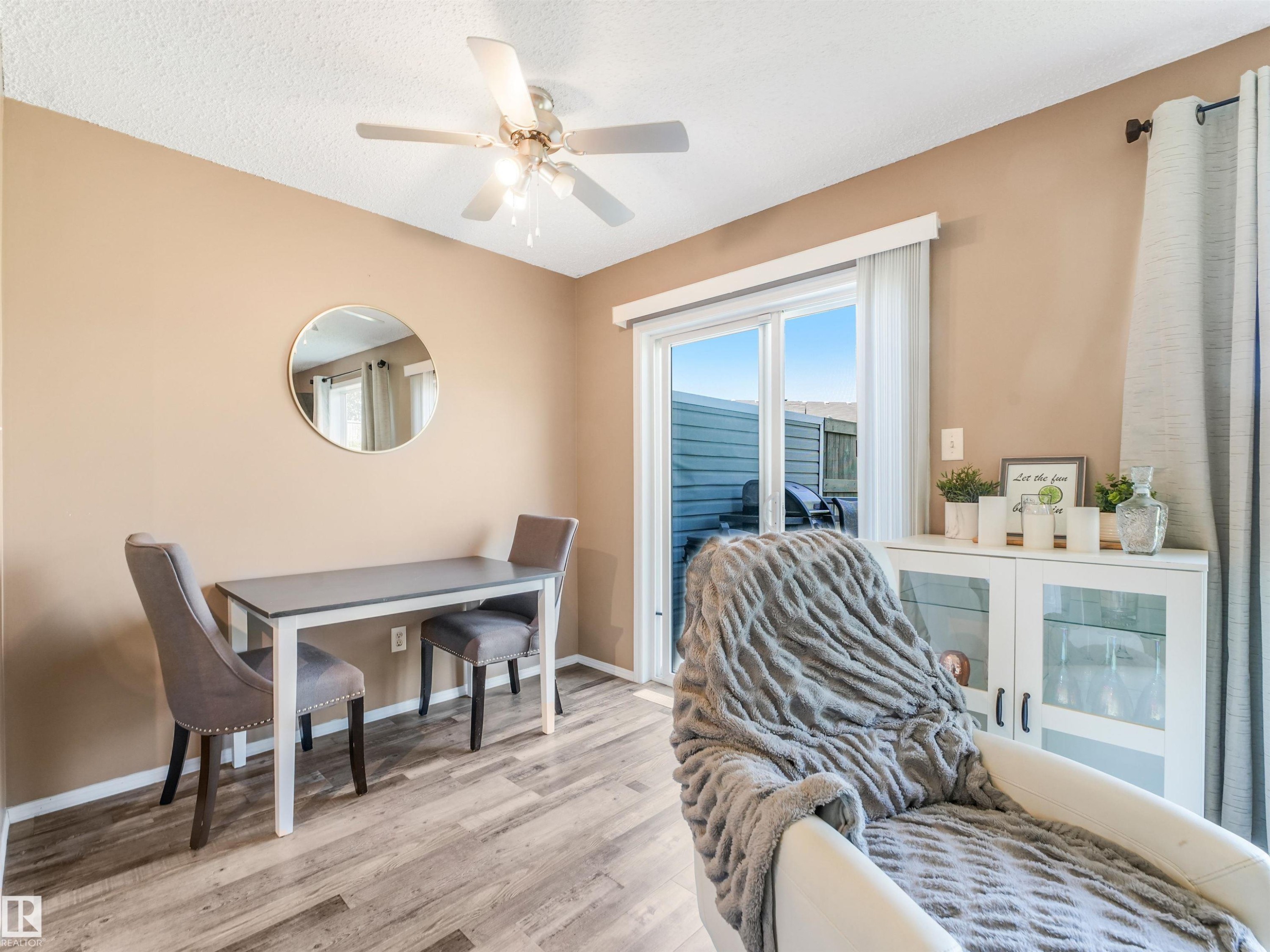 3635 11 Street Nw, Edmonton, AB - Indoor Photo Showing Dining Room