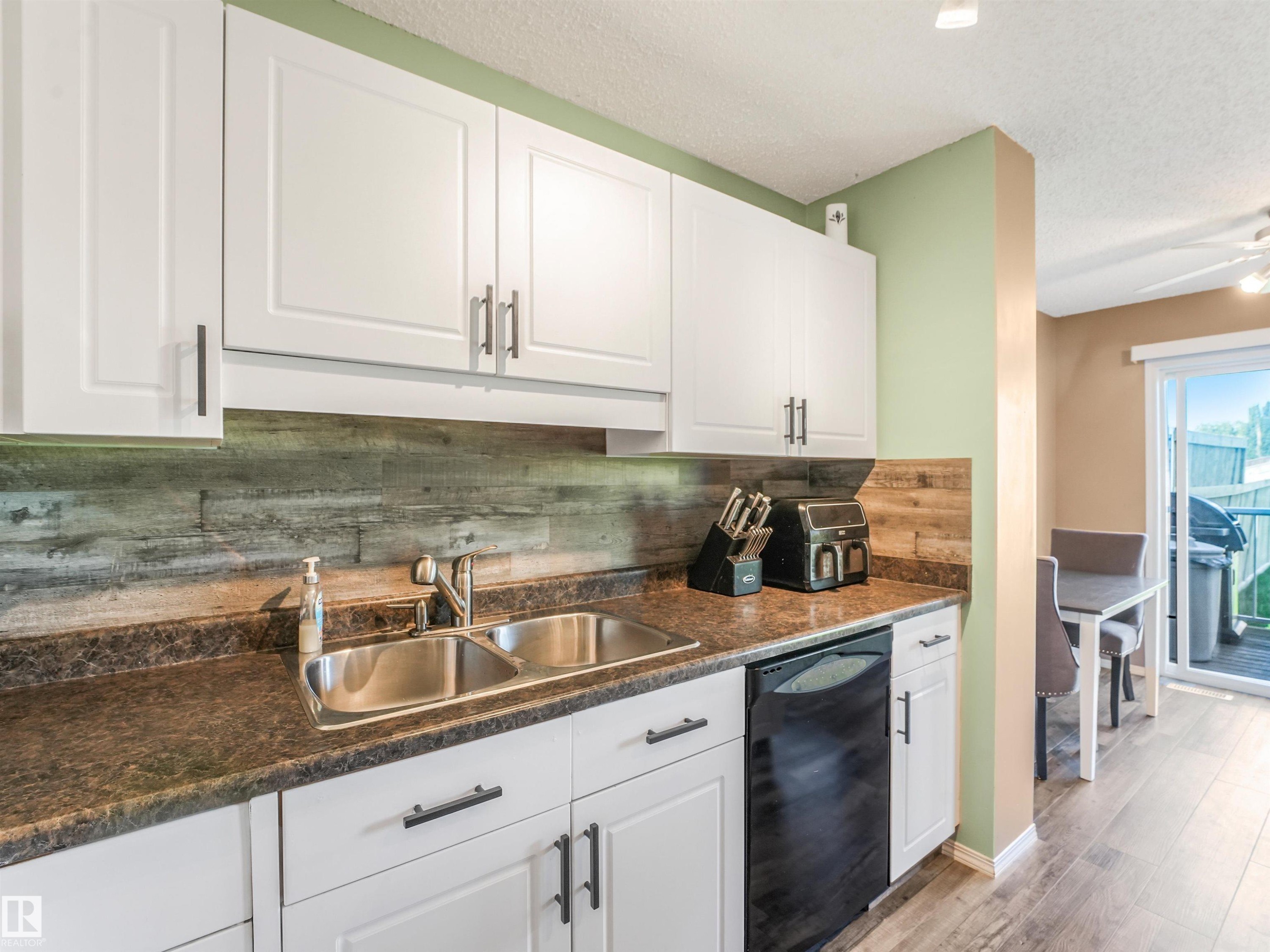 3635 11 Street Nw, Edmonton, AB - Indoor Photo Showing Kitchen With Double Sink