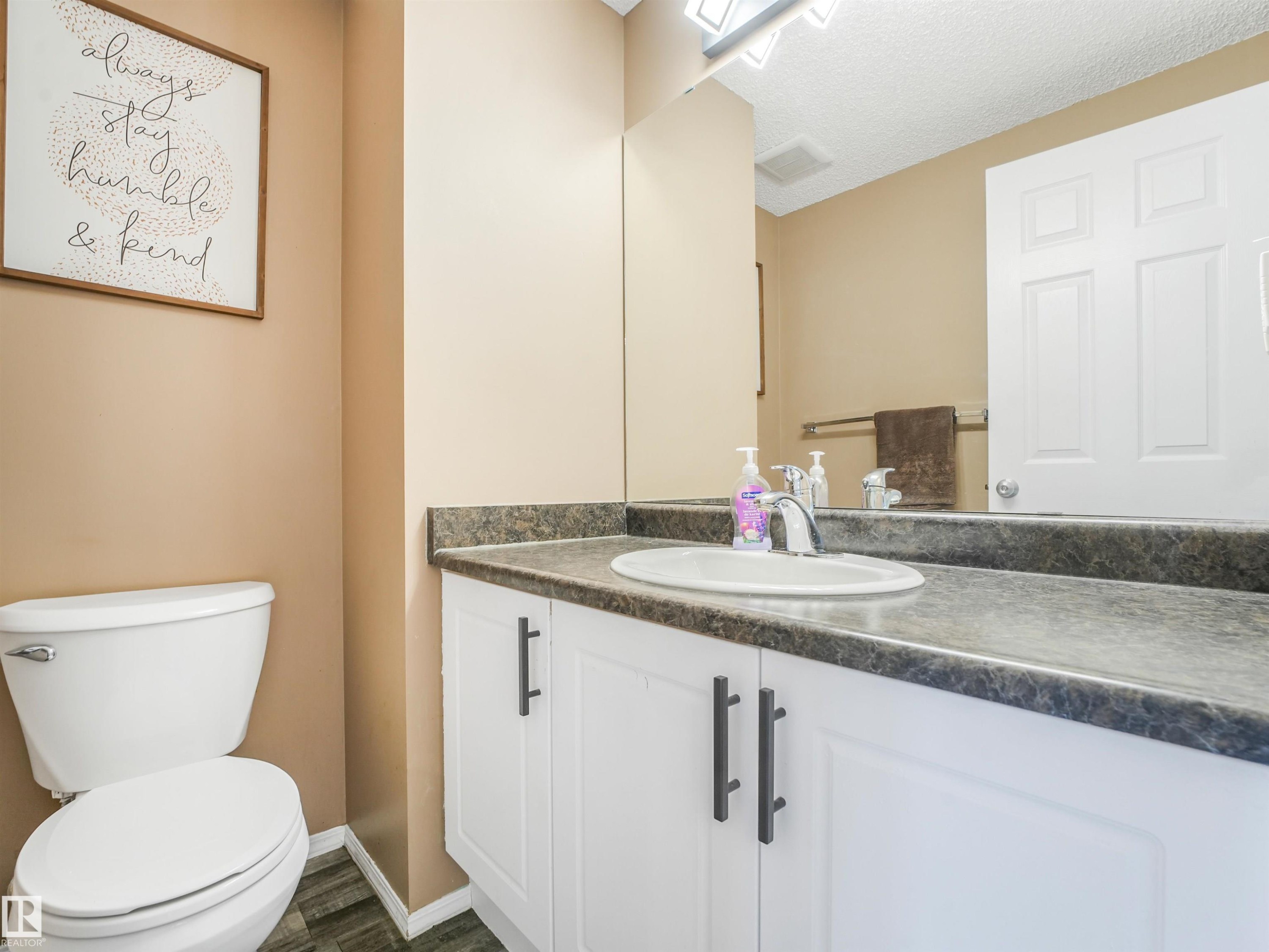 3635 11 Street Nw, Edmonton, AB - Indoor Photo Showing Bathroom