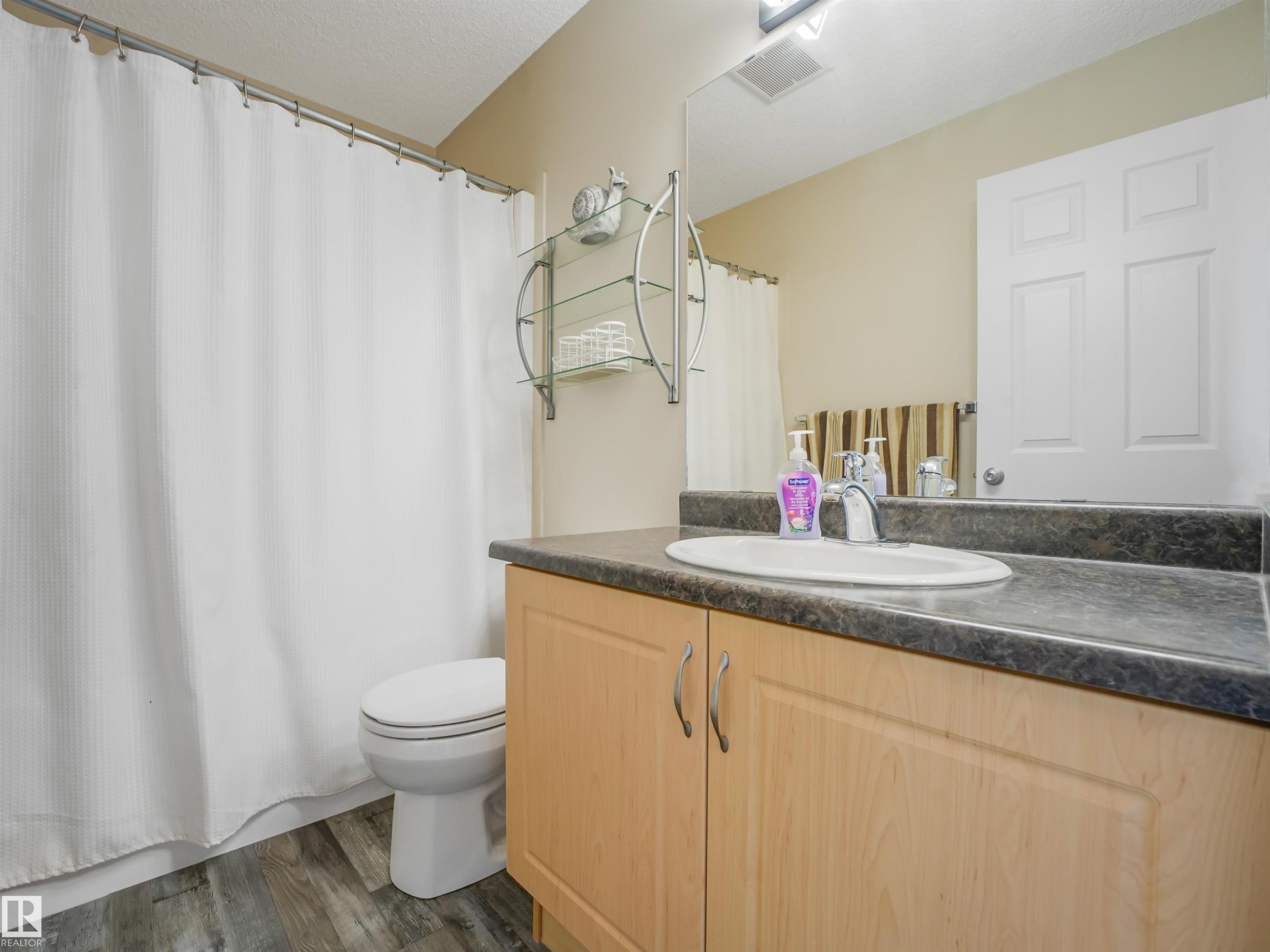 3635 11 Street Nw, Edmonton, AB - Indoor Photo Showing Bathroom