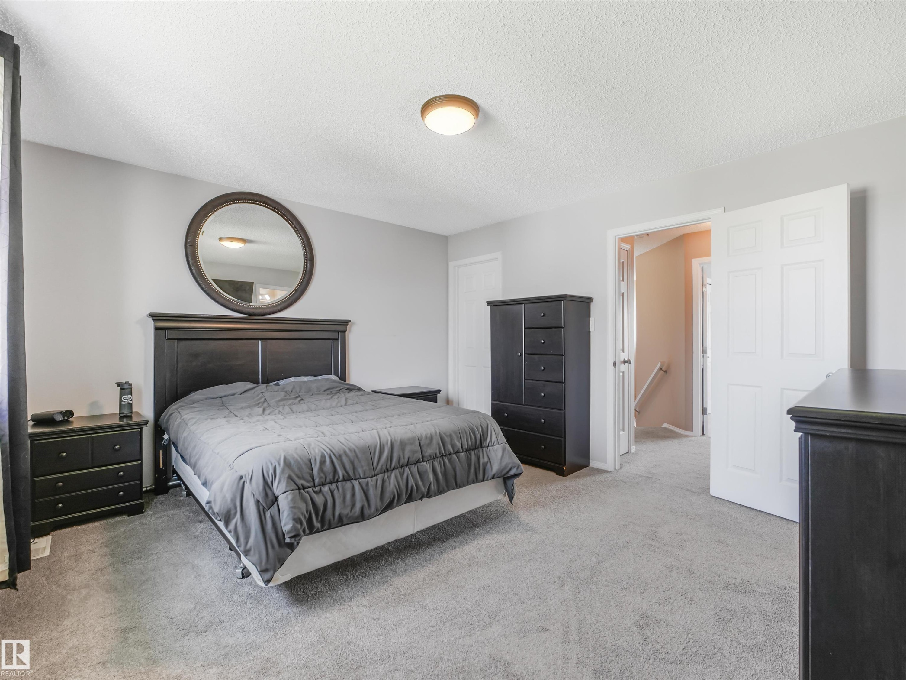 3635 11 Street Nw, Edmonton, AB - Indoor Photo Showing Bedroom