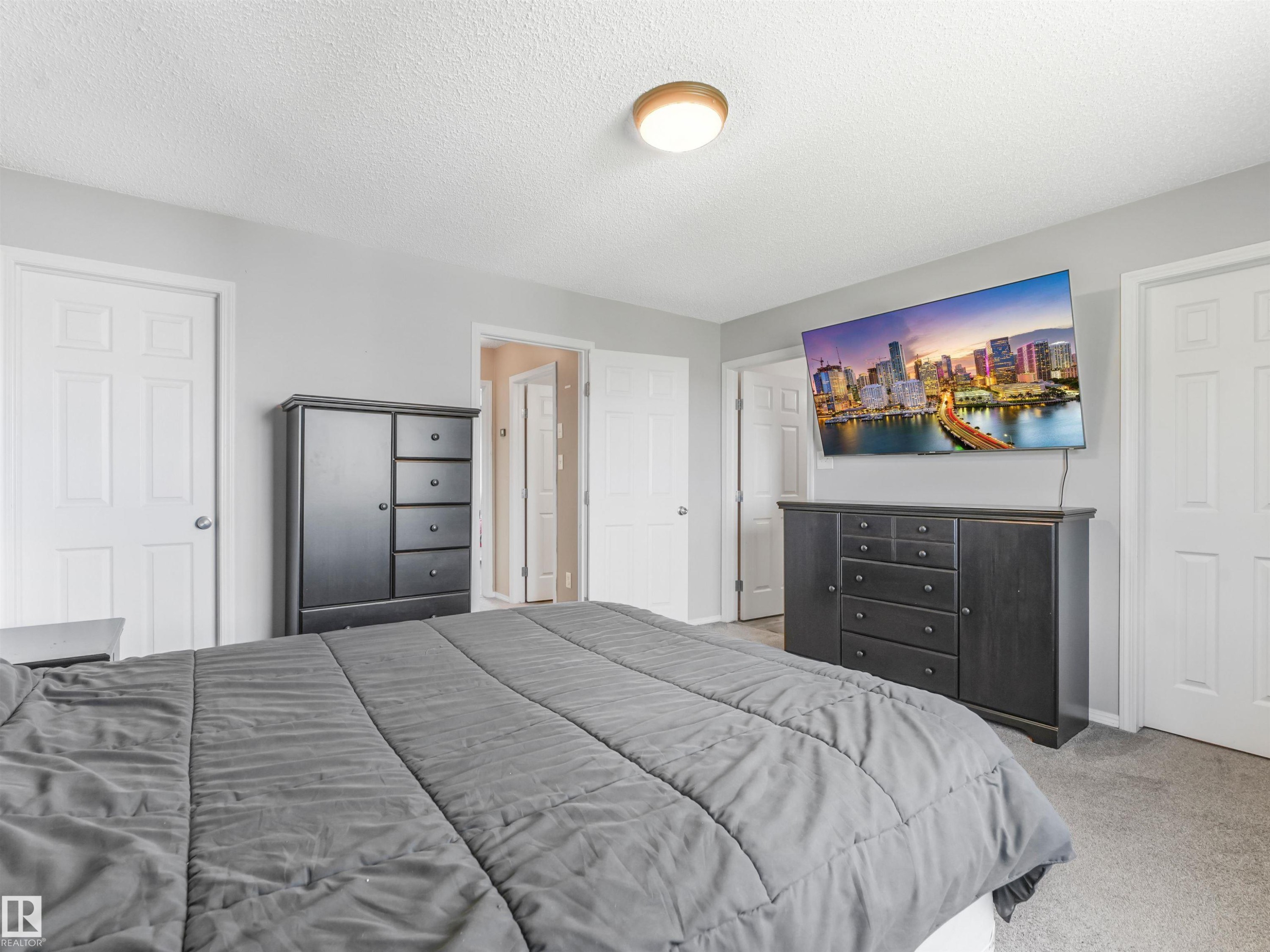 3635 11 Street Nw, Edmonton, AB - Indoor Photo Showing Bedroom
