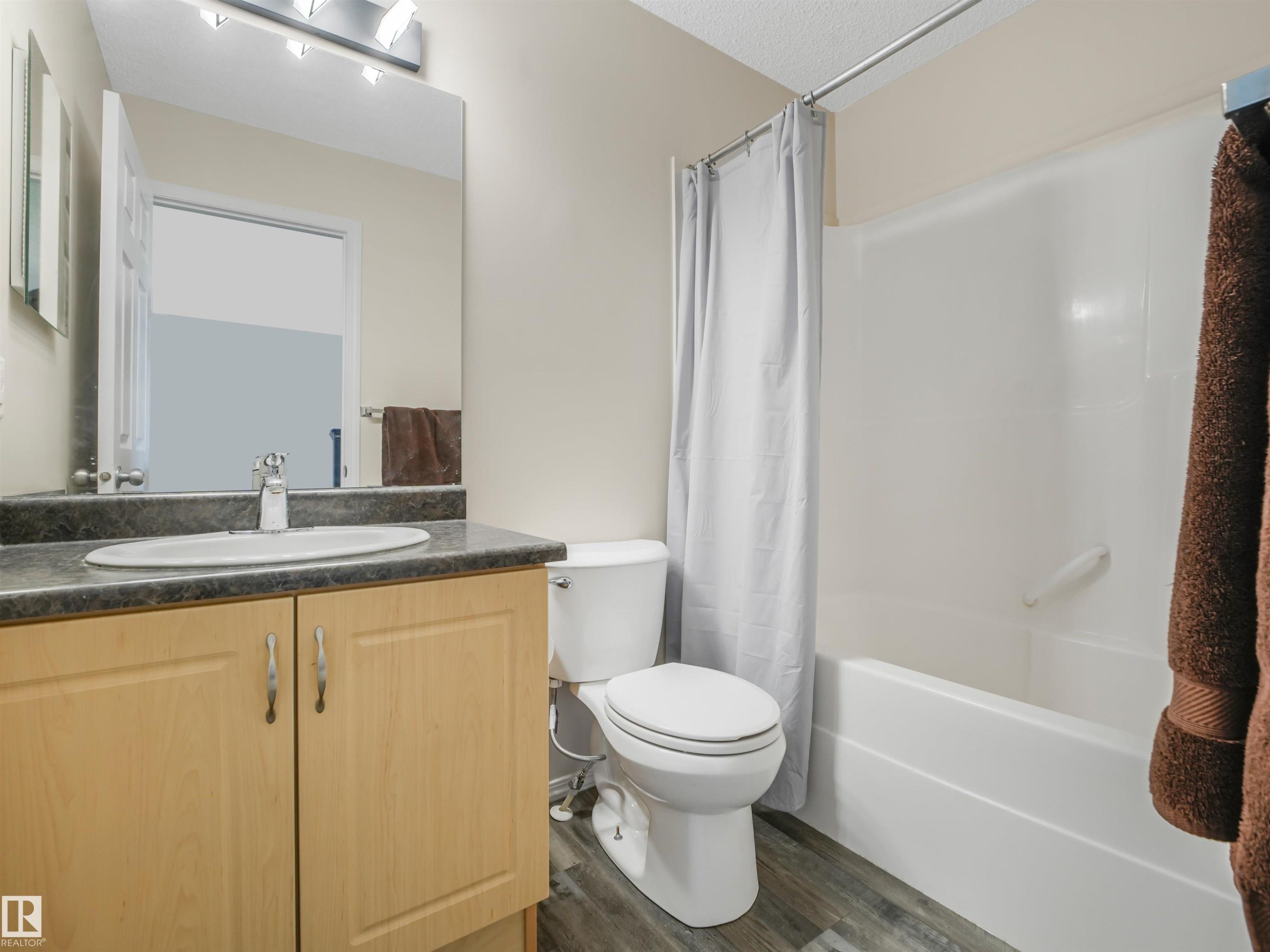 3635 11 Street Nw, Edmonton, AB - Indoor Photo Showing Bathroom