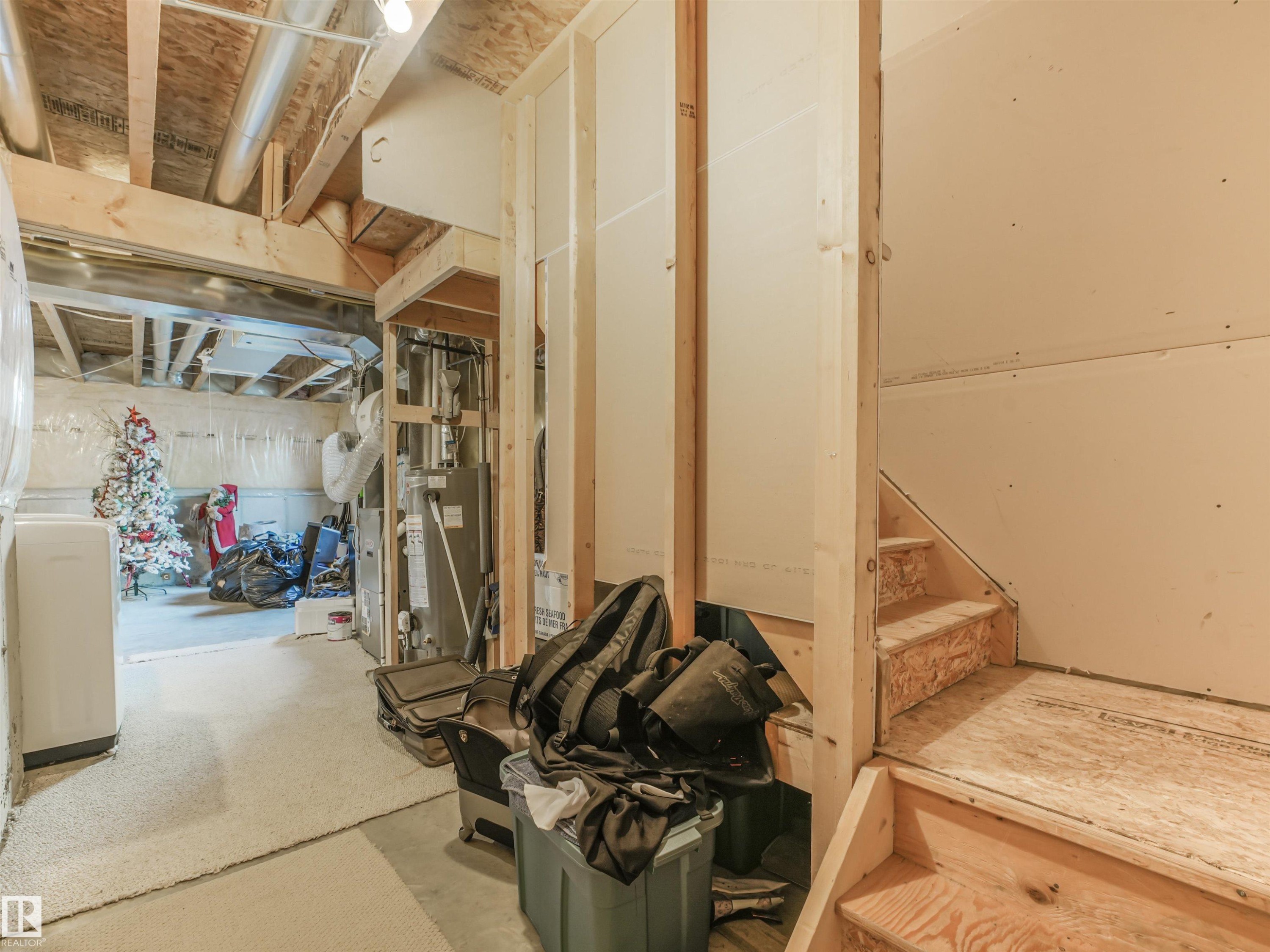 3635 11 Street Nw, Edmonton, AB - Indoor