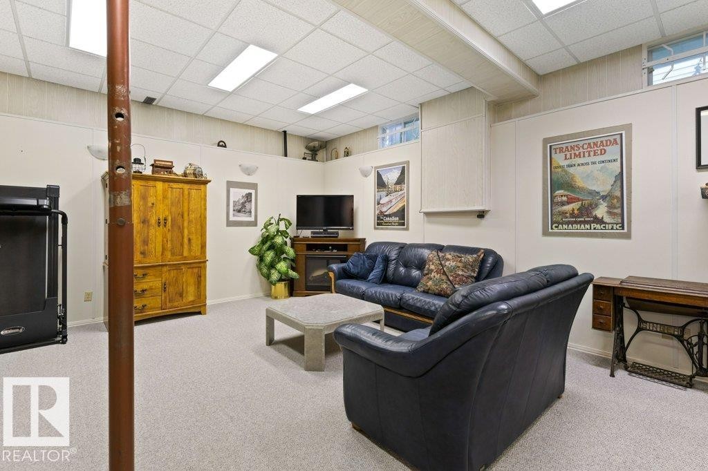 15 Lucien Drive, St. Albert, AB - Indoor Photo Showing Other Room