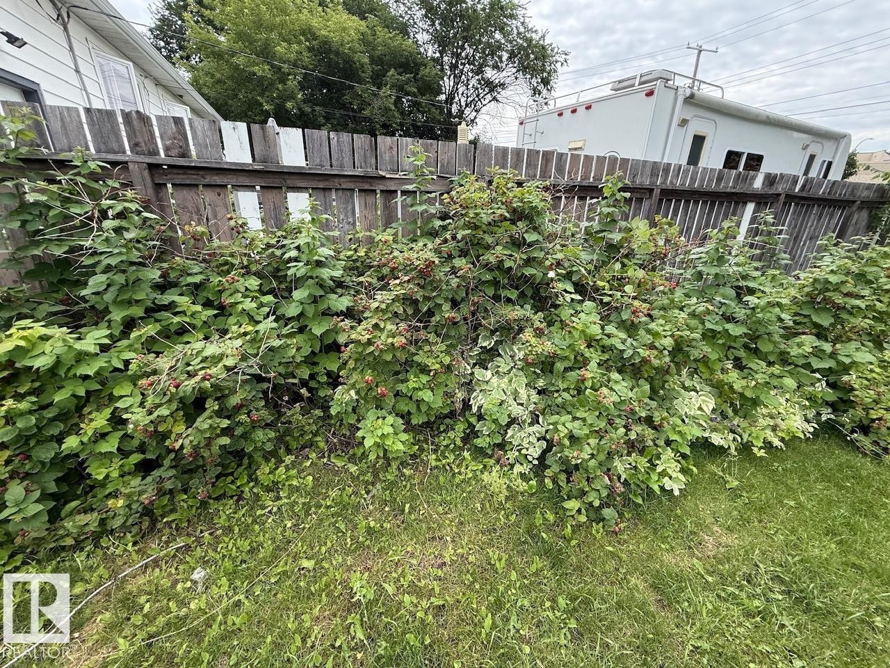 7607 83 Avenue Nw, Edmonton, AB - Outdoor