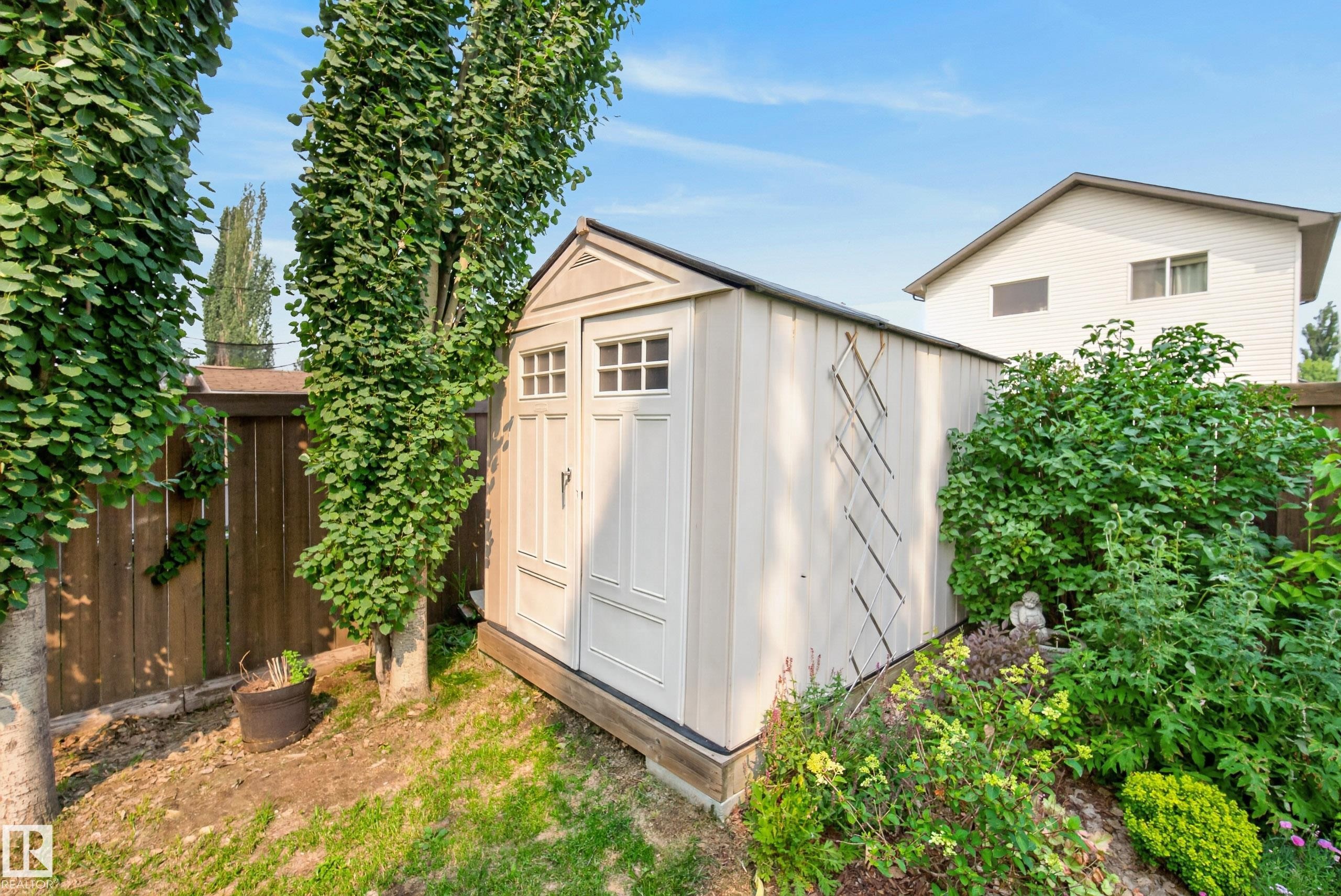 76 Leyland Way, Spruce Grove, AB - Outdoor