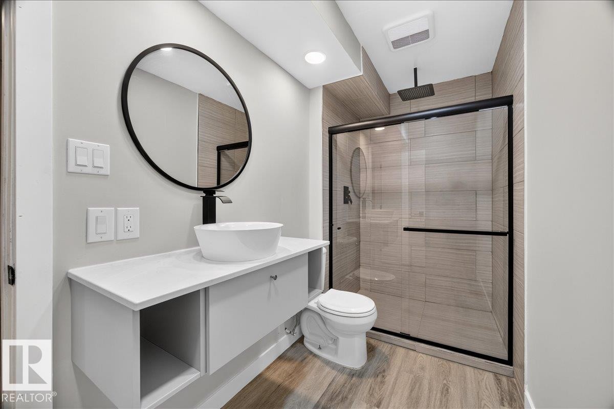 18069 89 Street Nw, Edmonton, AB - Indoor Photo Showing Bathroom