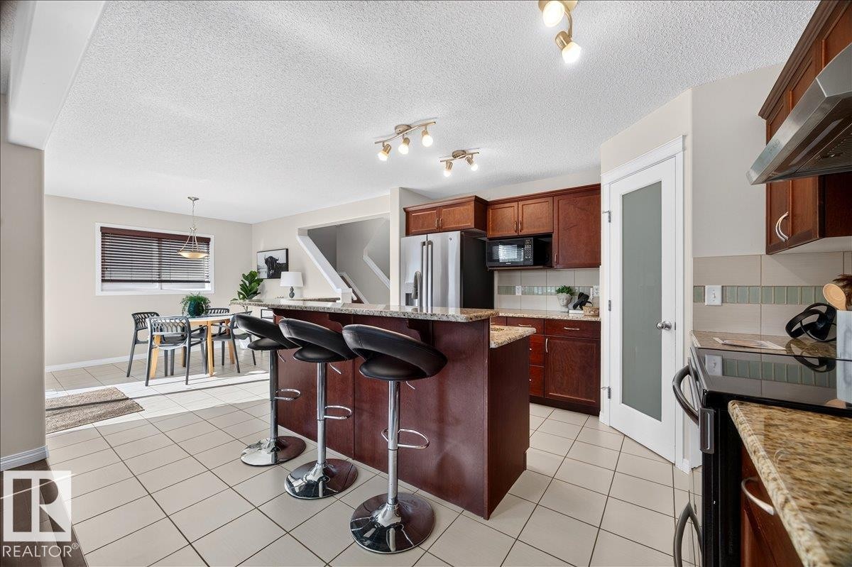 18069 89 Street Nw, Edmonton, AB - Indoor Photo Showing Kitchen