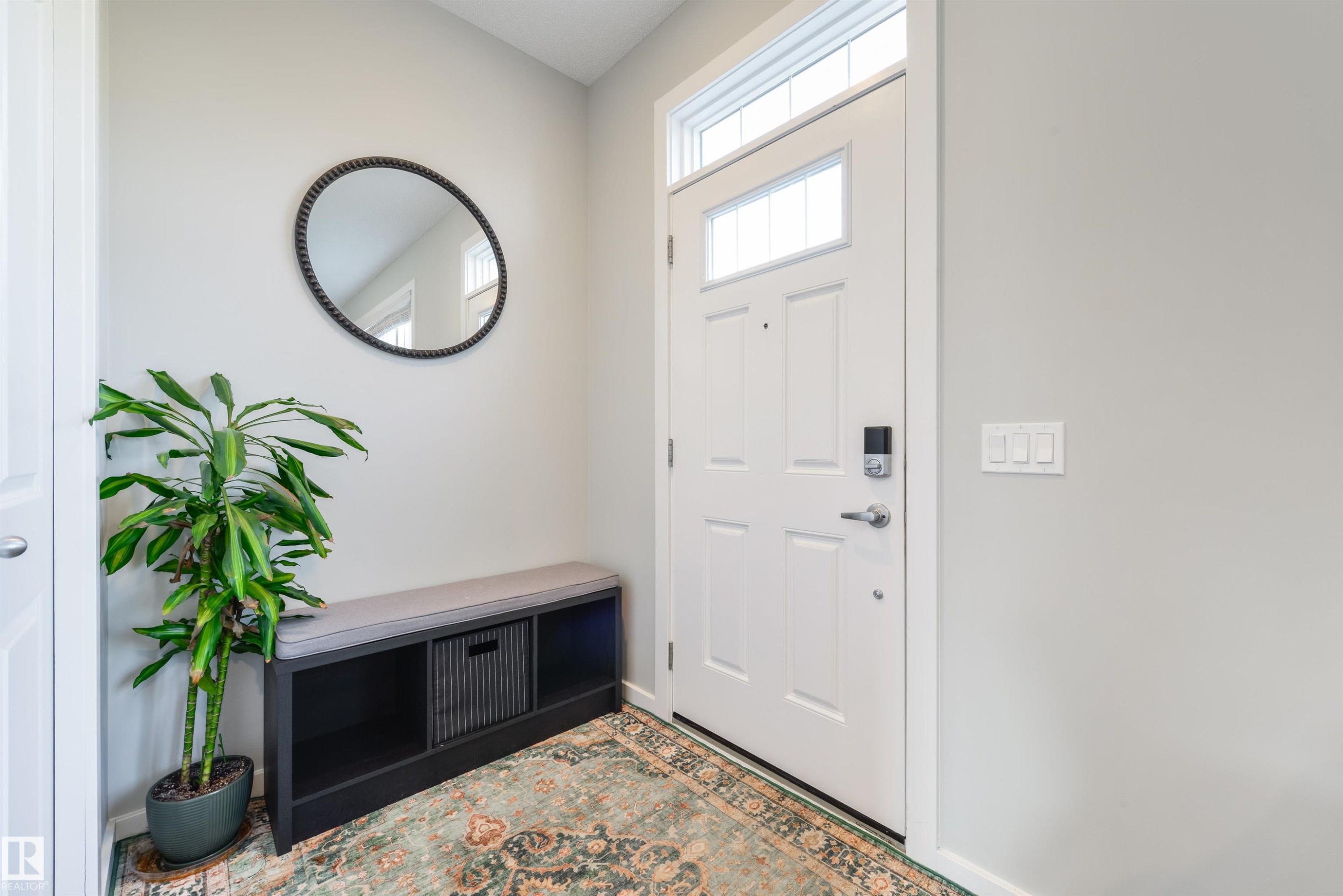 2617 Maple Way Nw, Edmonton, AB - Indoor Photo Showing Other Room
