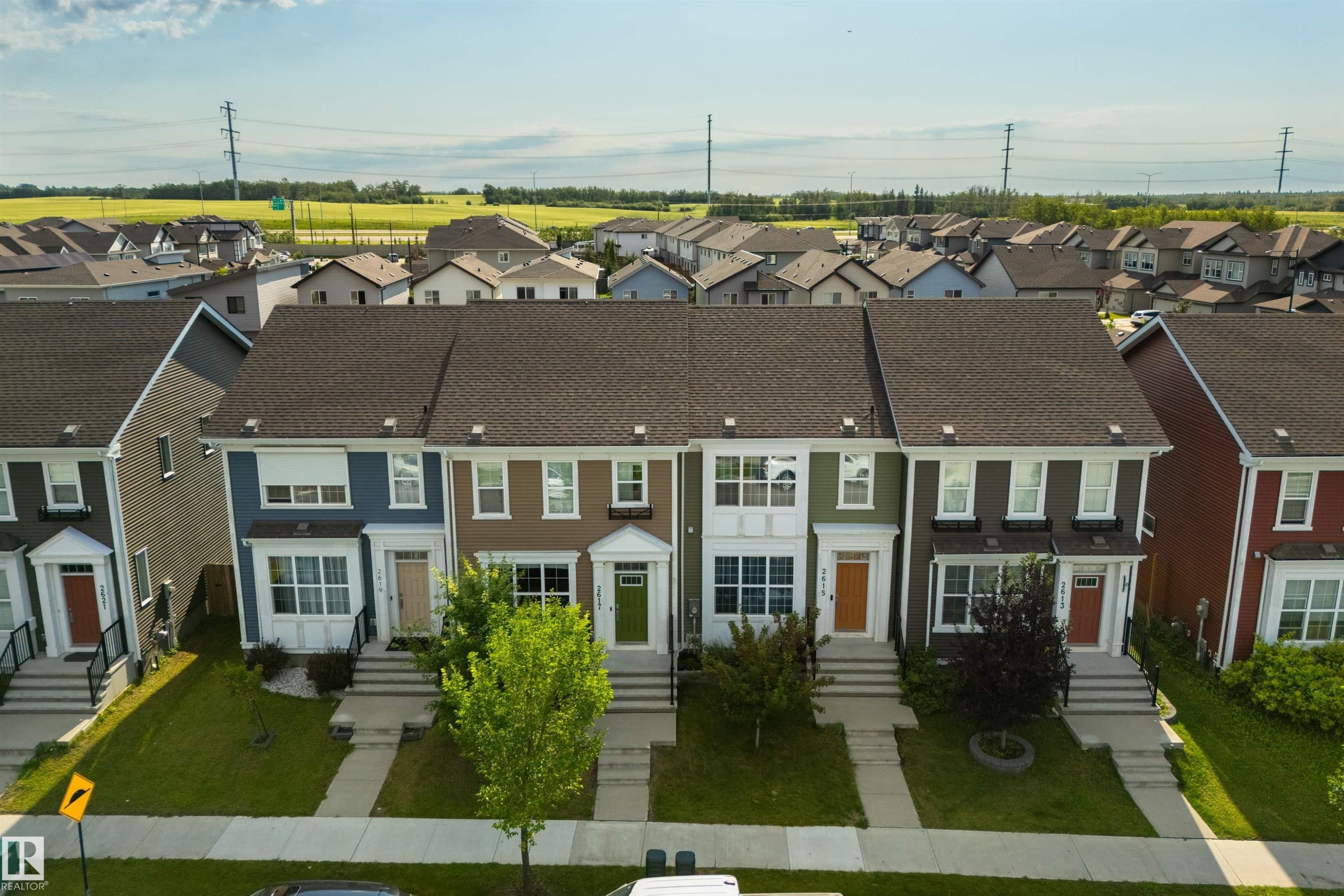 2617 Maple Way Nw, Edmonton, AB - Outdoor With Facade