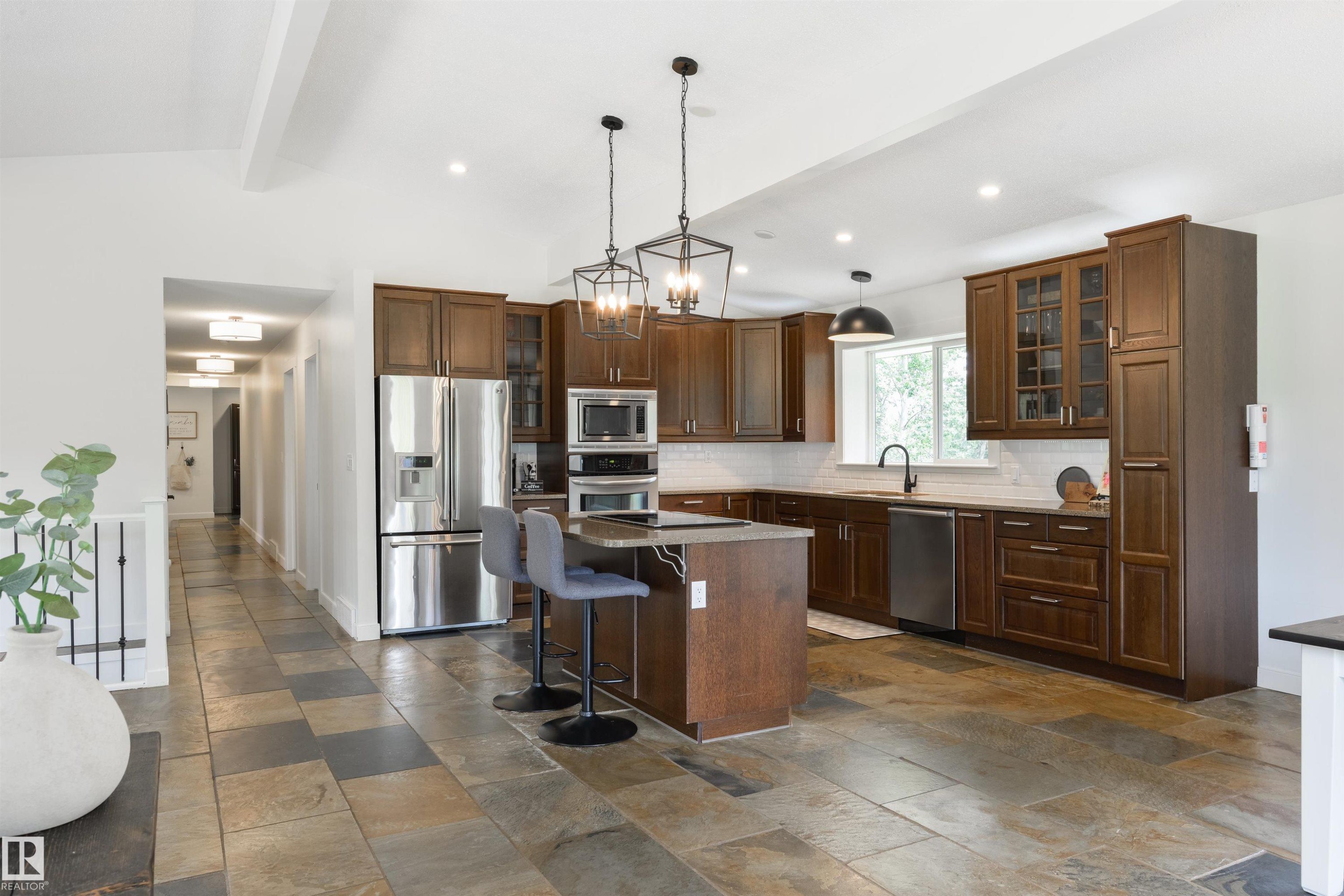 #22 54108 Rge Road 280, Rural Parkland County, AB - Indoor Photo Showing Kitchen With Upgraded Kitchen