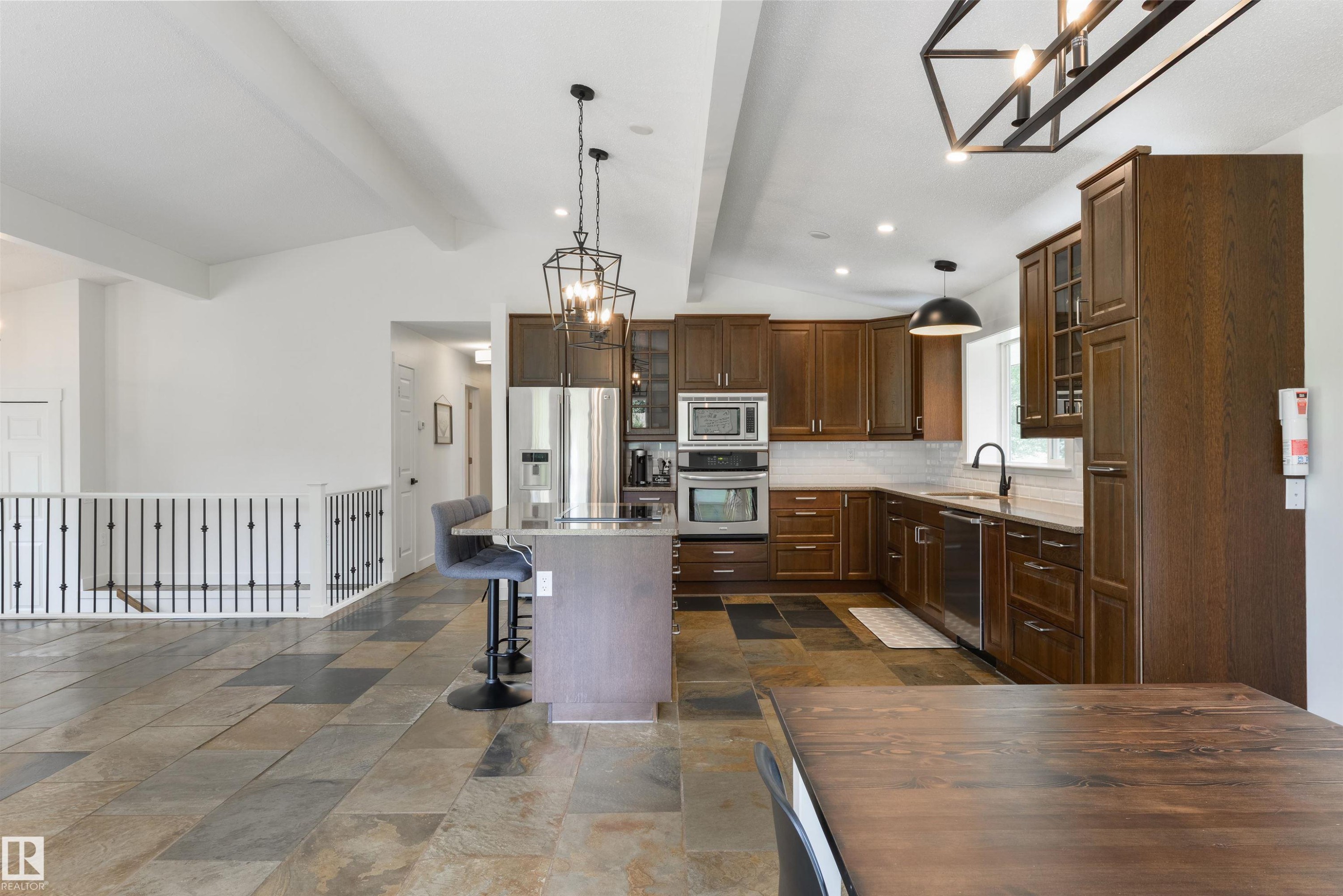 #22 54108 Rge Road 280, Rural Parkland County, AB - Indoor Photo Showing Kitchen