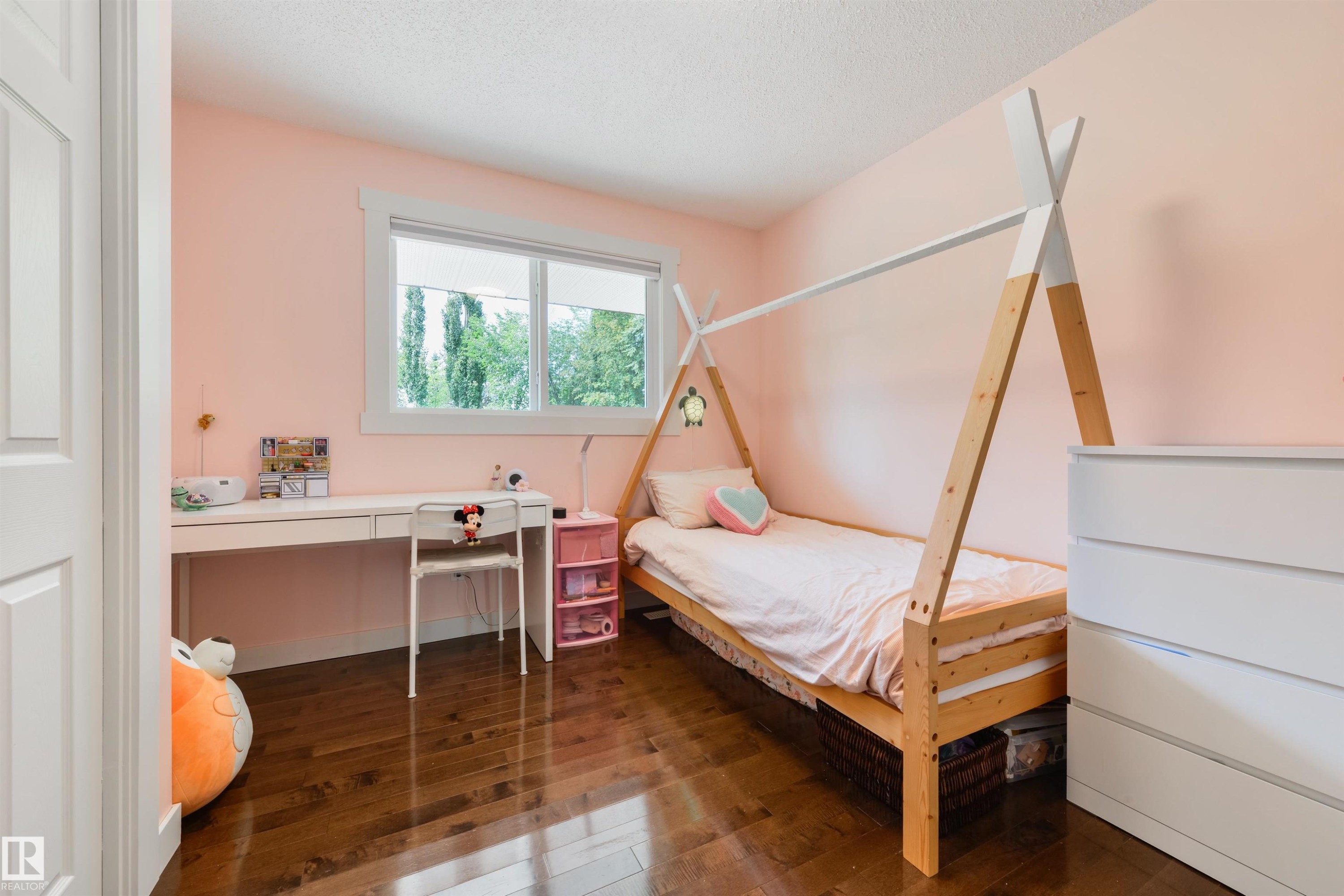 #22 54108 Rge Road 280, Rural Parkland County, AB - Indoor Photo Showing Bedroom