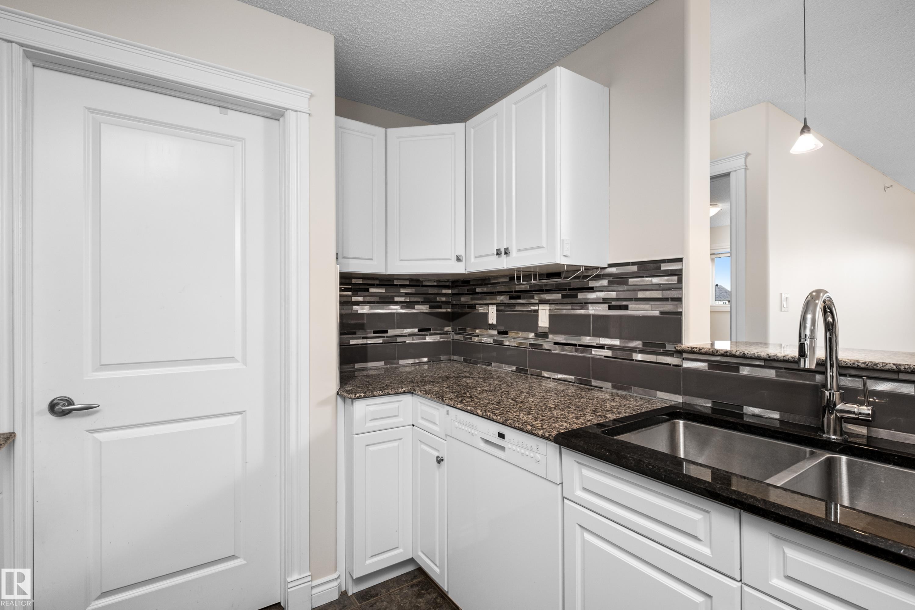#408A 6 Spruce Ridge Dr, Spruce Grove, AB - Indoor Photo Showing Kitchen With Double Sink