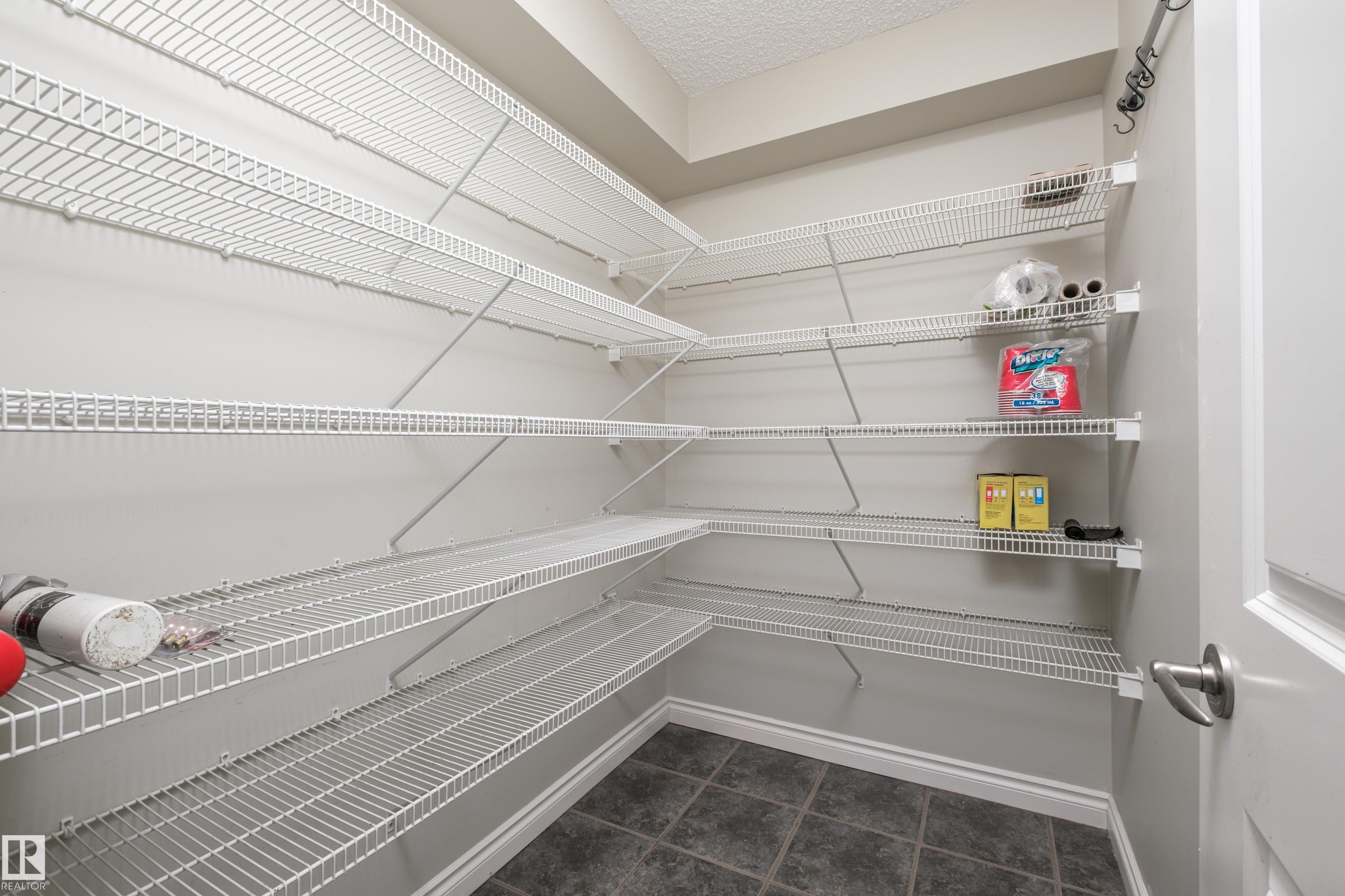 #408A 6 Spruce Ridge Dr, Spruce Grove, AB - Indoor With Storage
