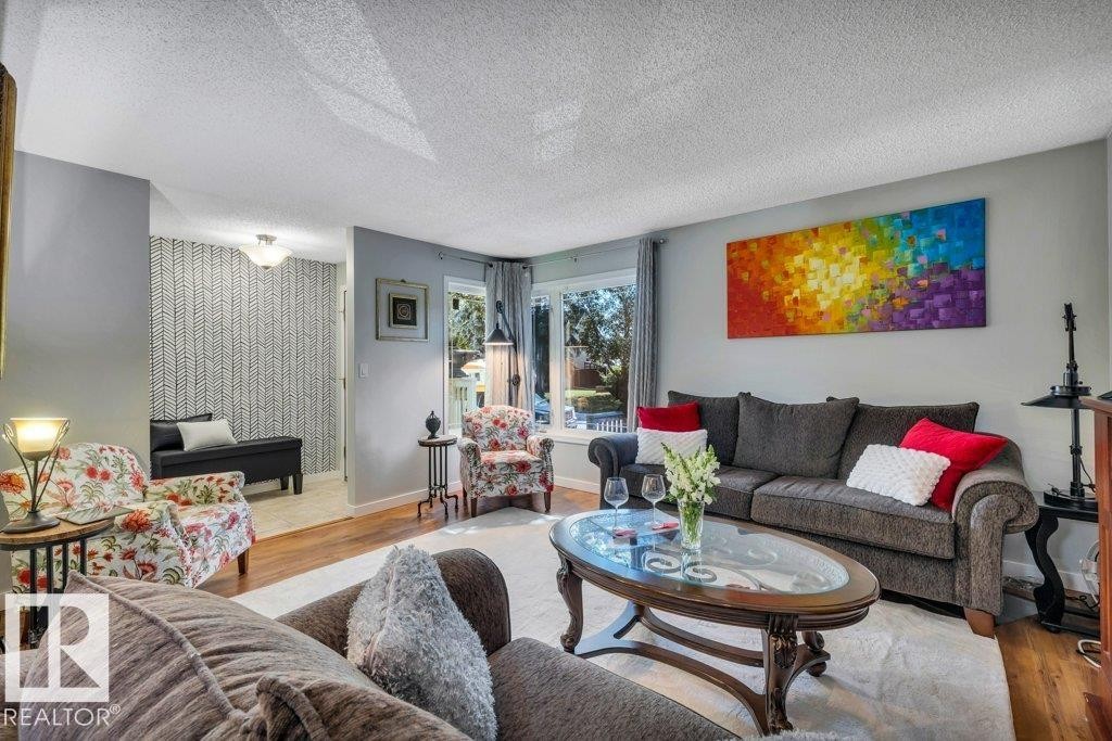 216 Greenwood Drive, Spruce Grove, AB - Indoor Photo Showing Living Room