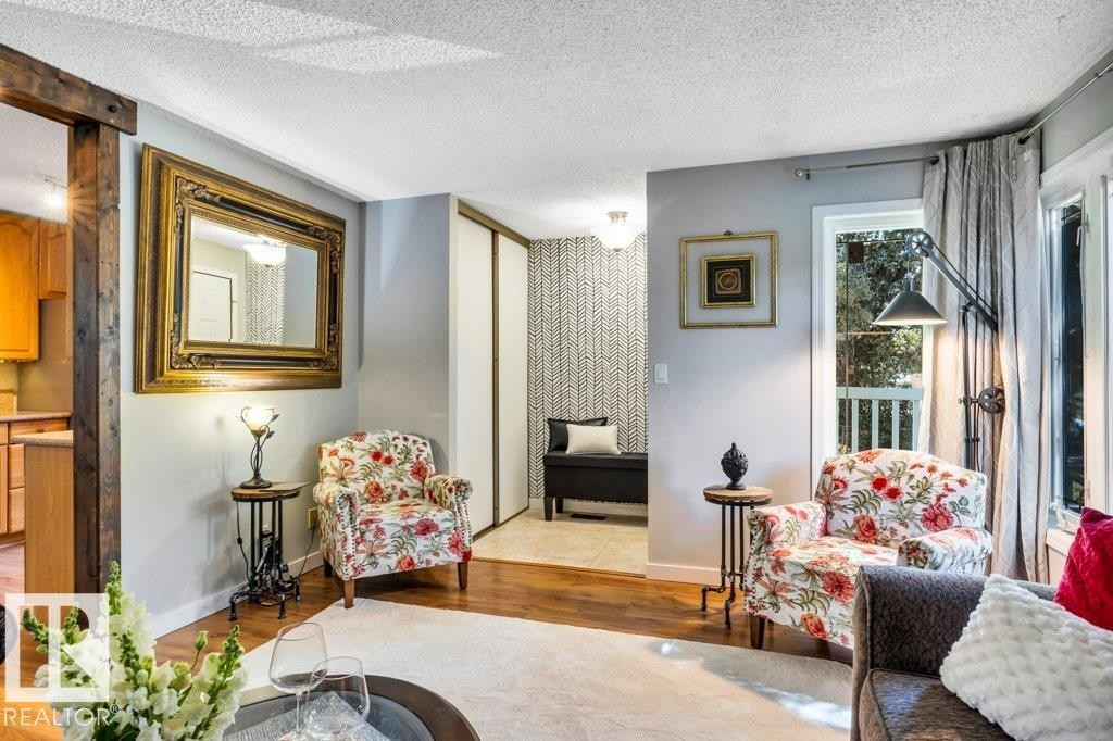 216 Greenwood Drive, Spruce Grove, AB - Indoor Photo Showing Living Room
