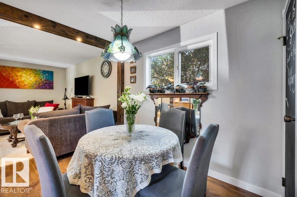 216 Greenwood Drive, Spruce Grove, AB - Indoor Photo Showing Dining Room