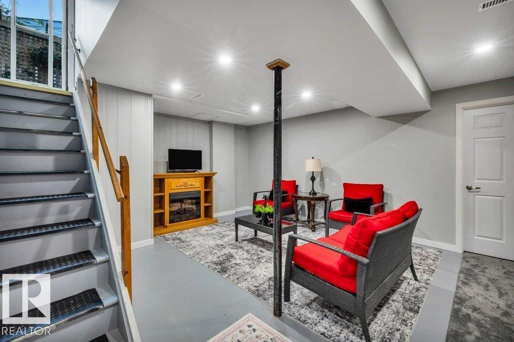 216 Greenwood Drive, Spruce Grove, AB - Indoor