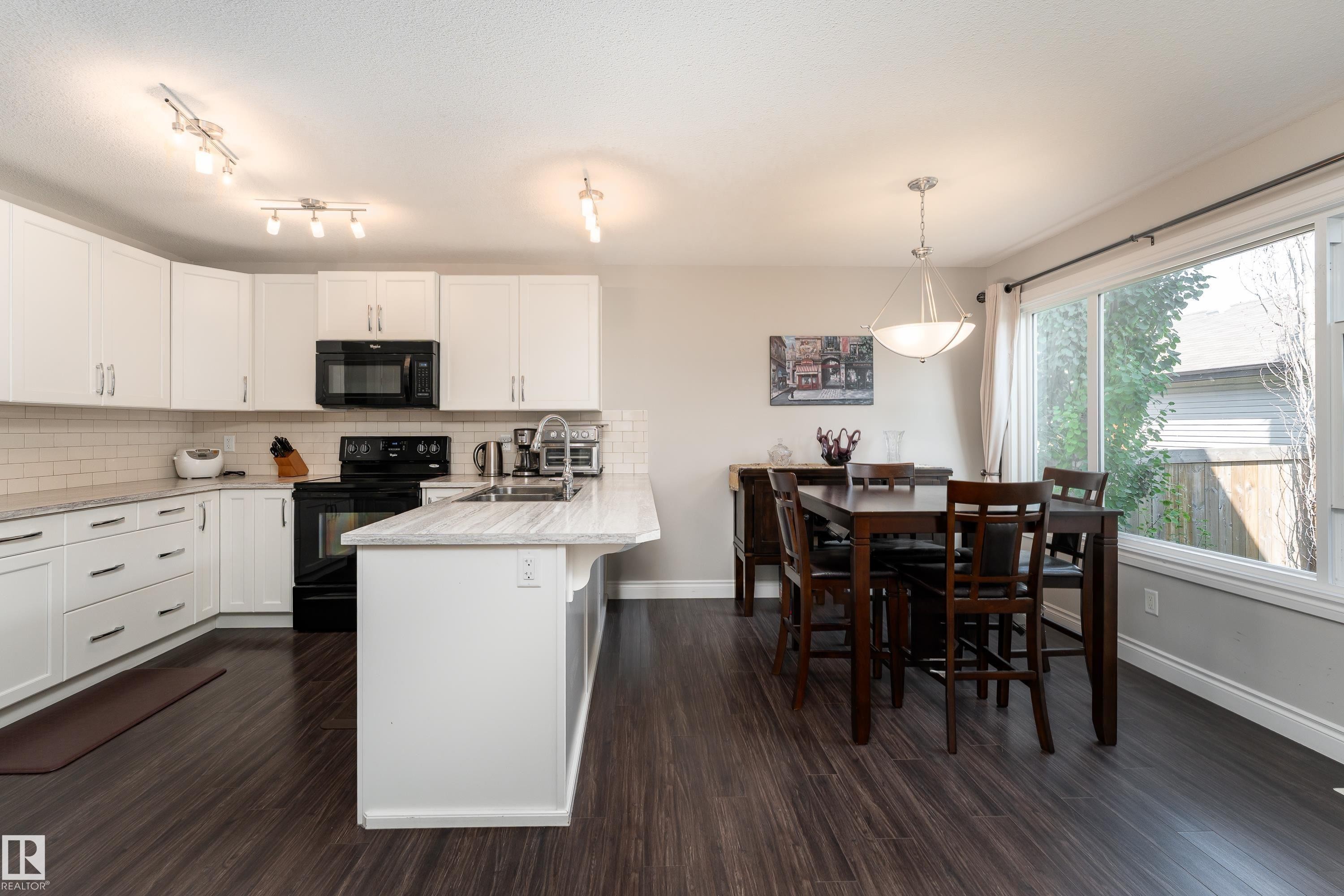 2338 Glenridding Boulevard Sw, Edmonton, AB - Indoor