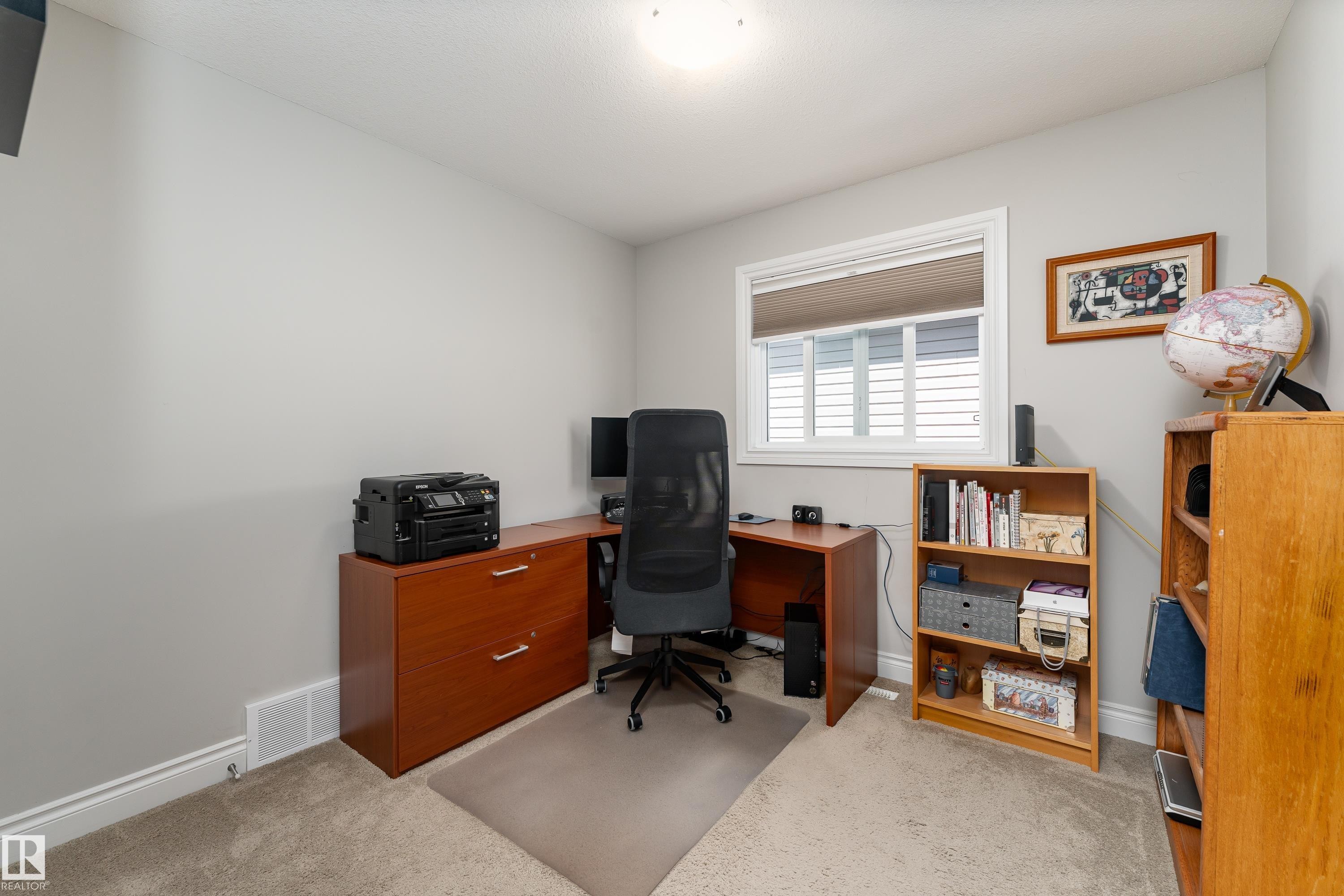 2338 Glenridding Boulevard Sw, Edmonton, AB - Indoor Photo Showing Office