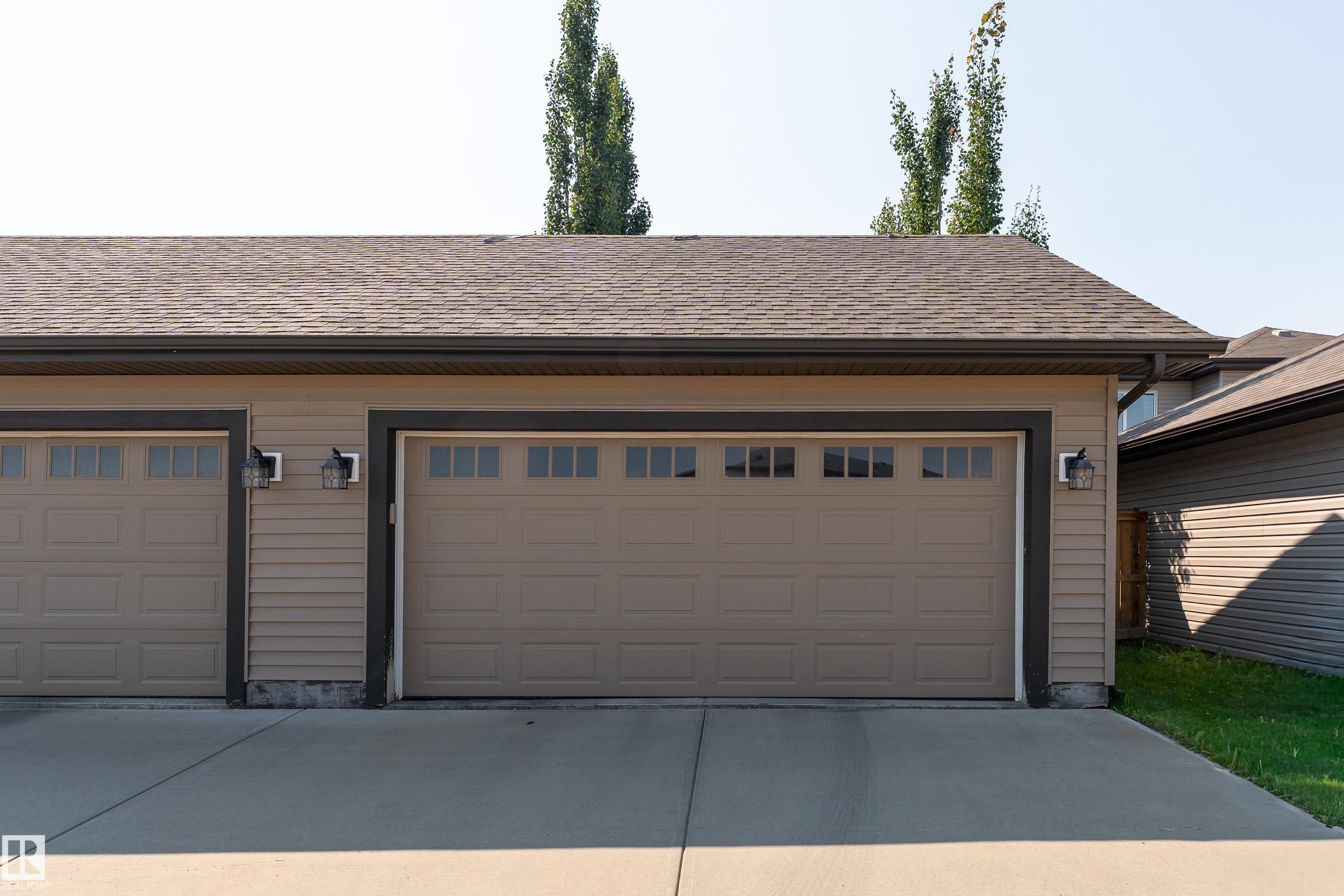2338 Glenridding Boulevard Sw, Edmonton, AB - Outdoor With Exterior