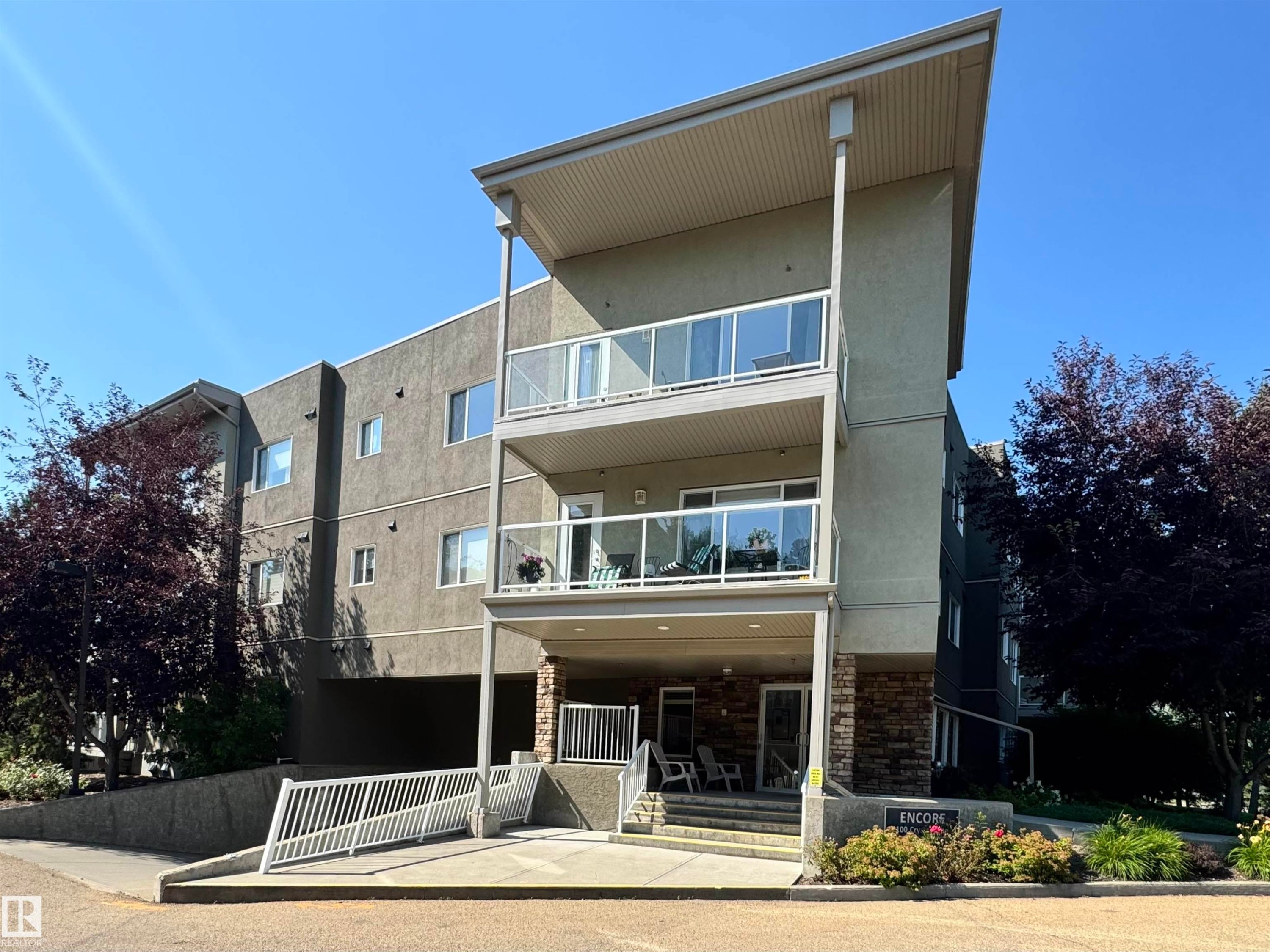 #304 100 Crystal Ln, Sherwood Park, AB - Outdoor