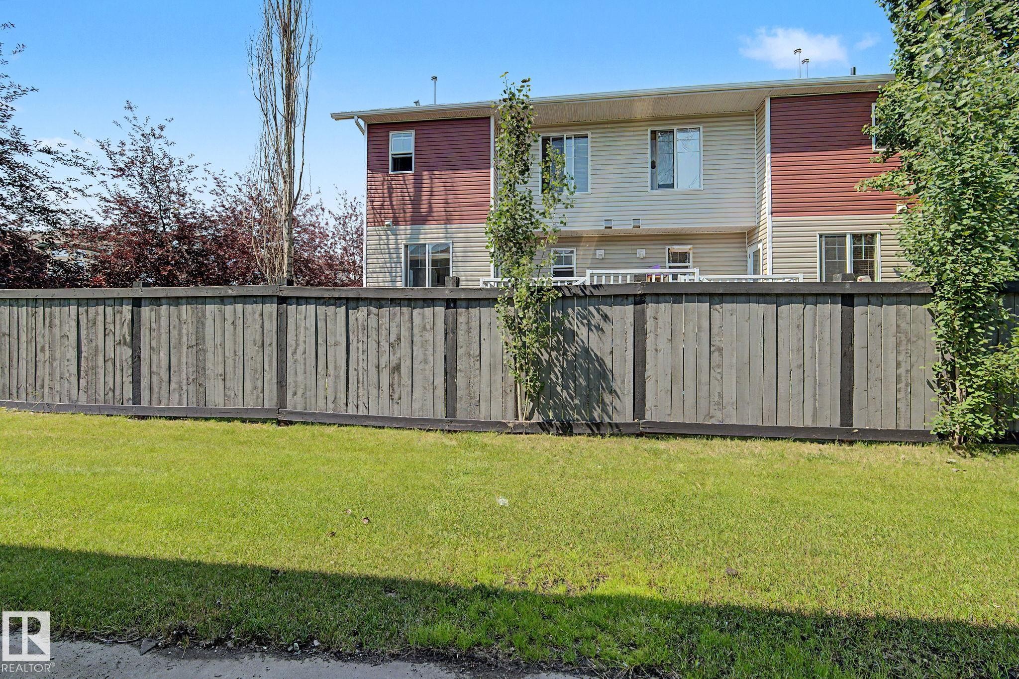 #152 180 Bridgeport Bv, Leduc, AB - Outdoor