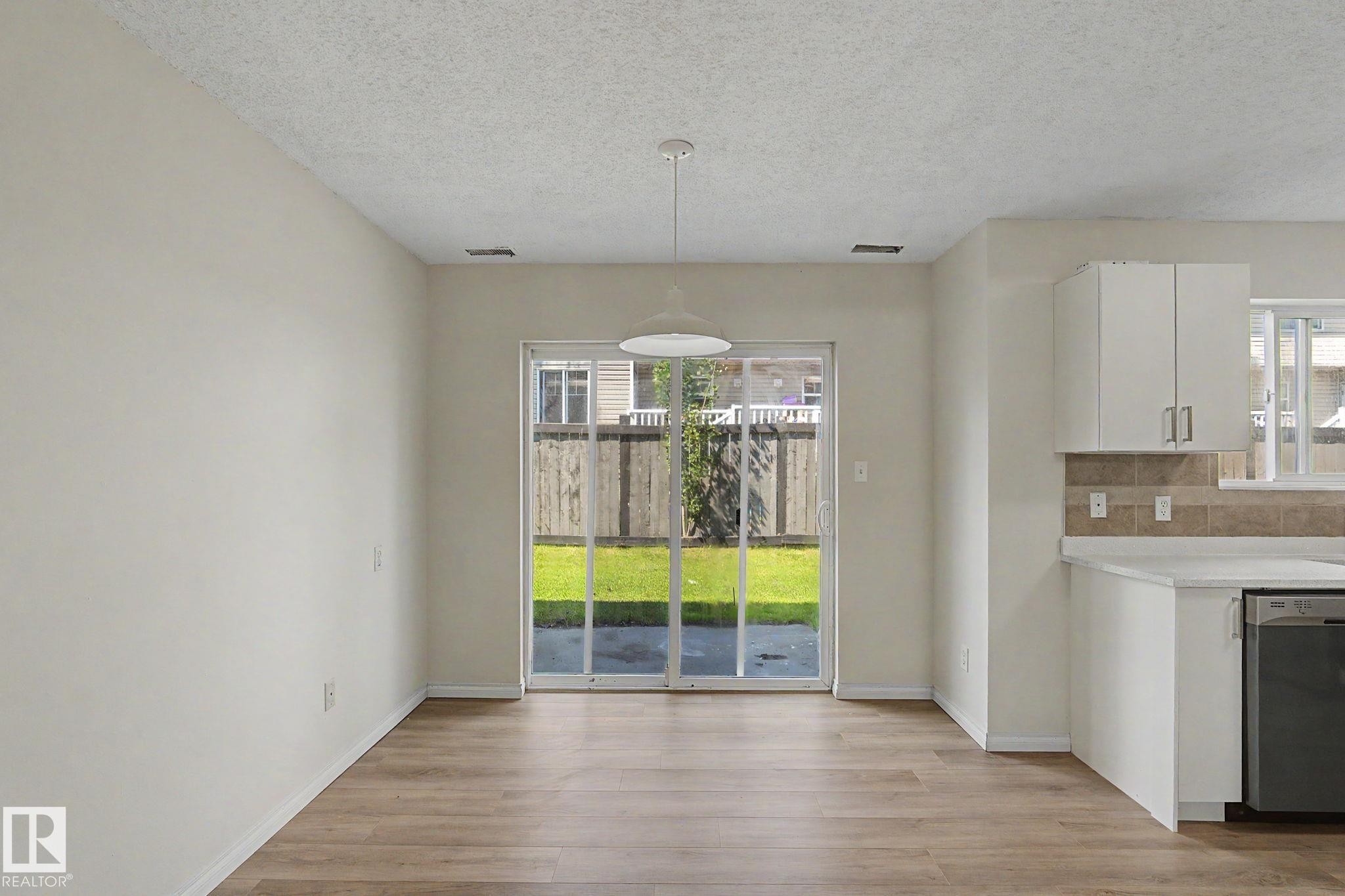 #152 180 Bridgeport Bv, Leduc, AB - Indoor Photo Showing Other Room