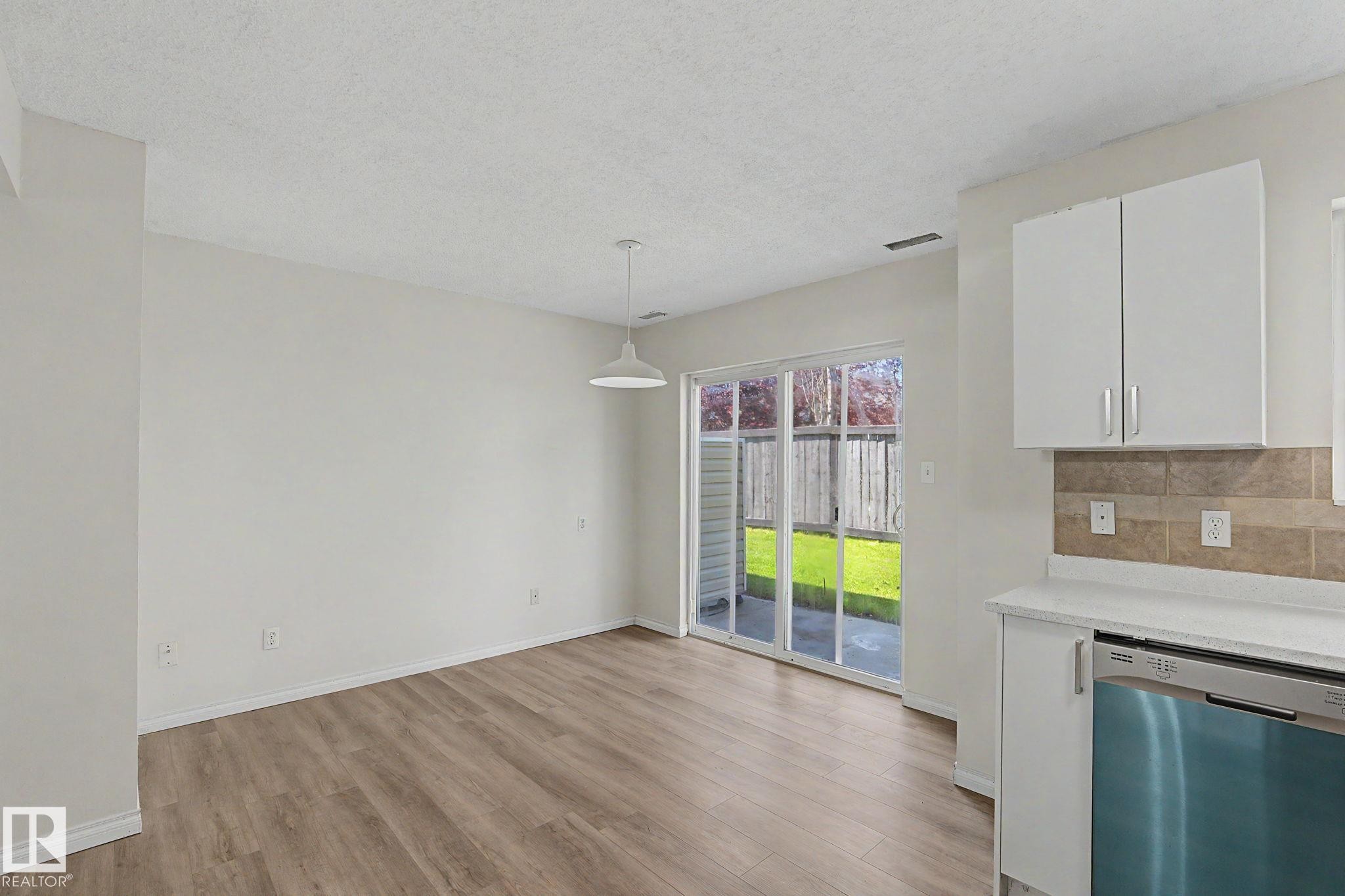 #152 180 Bridgeport Bv, Leduc, AB - Indoor