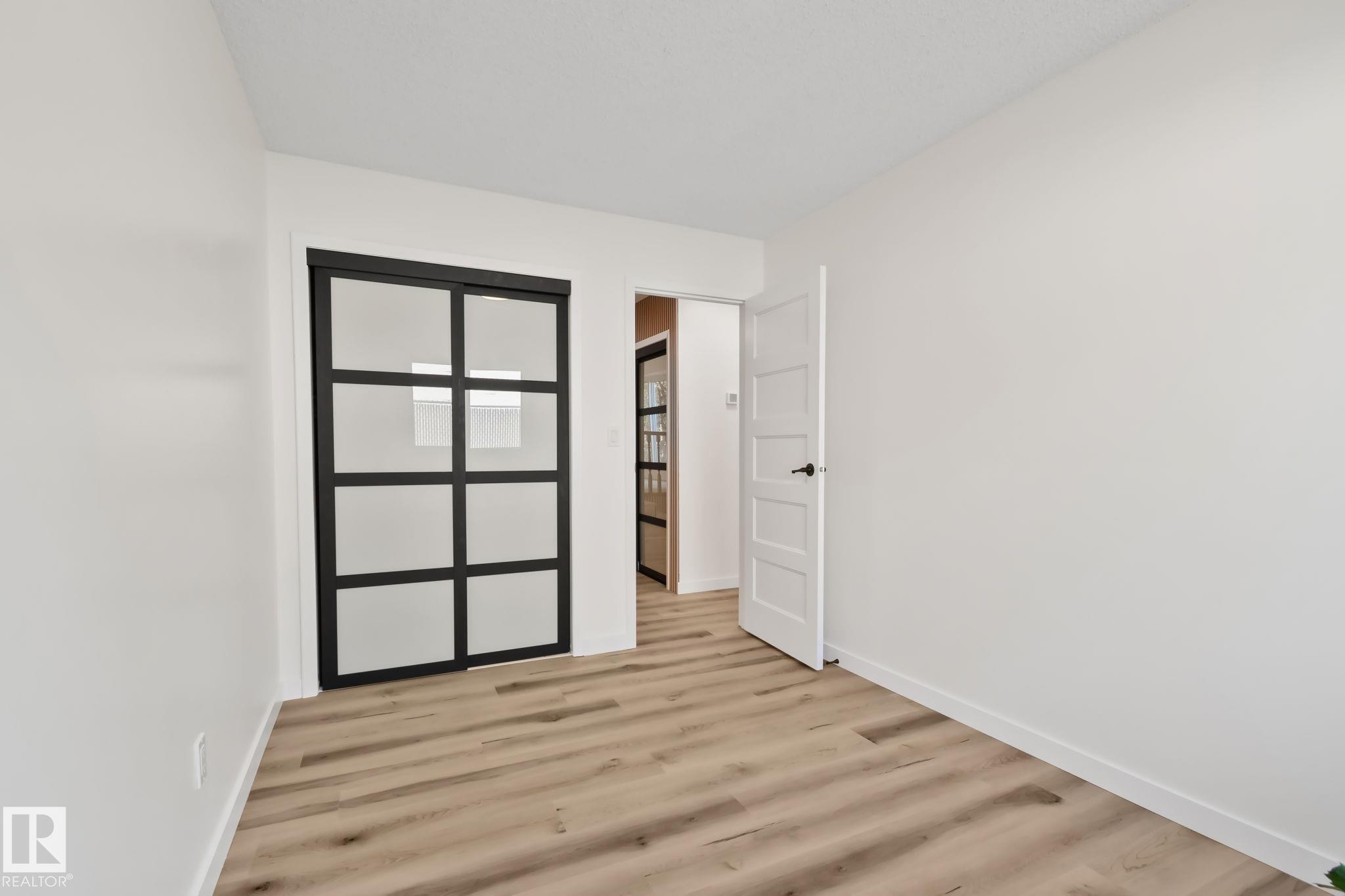 10619 35 Avenue Nw, Edmonton, AB - Indoor Photo Showing Other Room