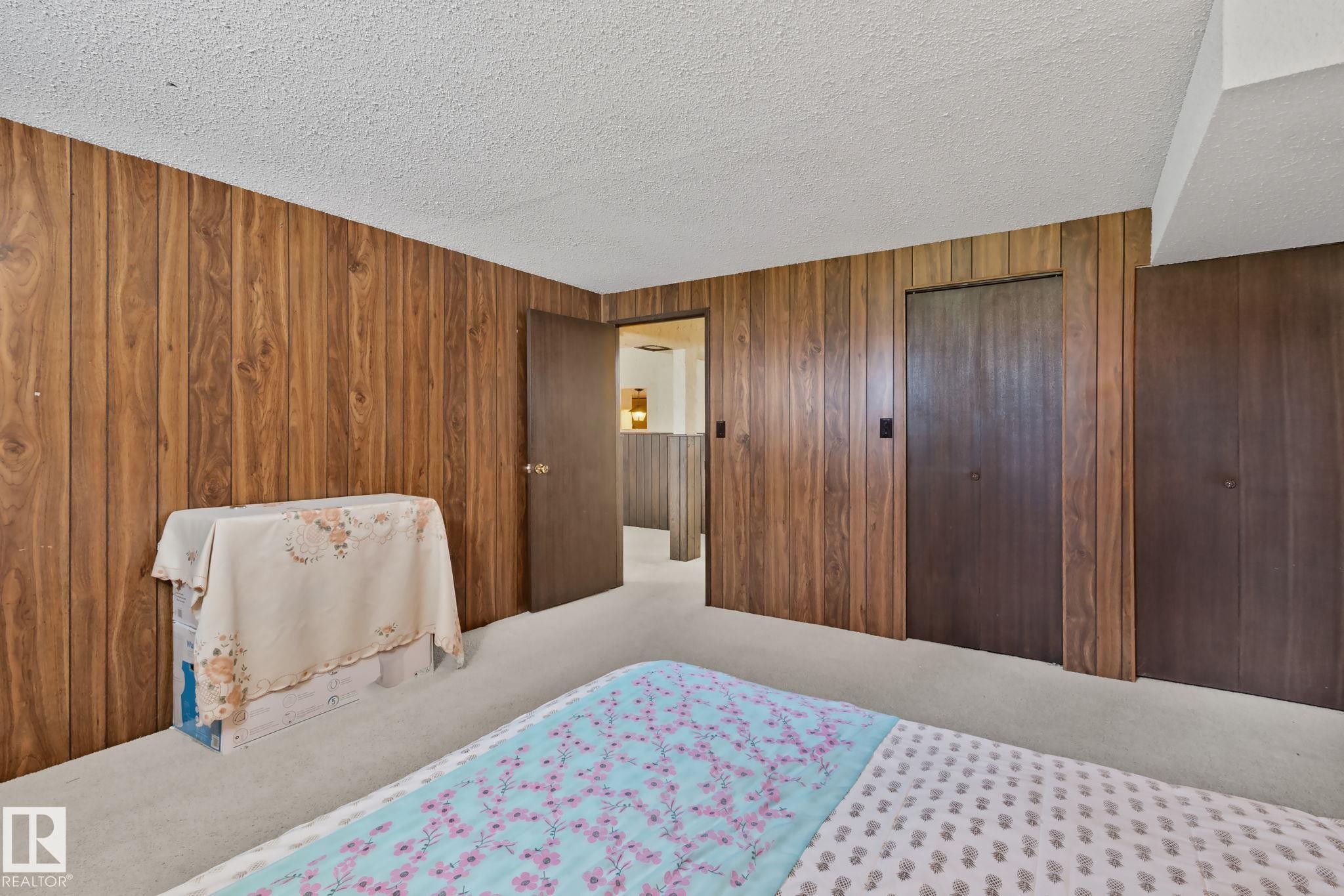 10619 35 Avenue Nw, Edmonton, AB - Indoor Photo Showing Bedroom