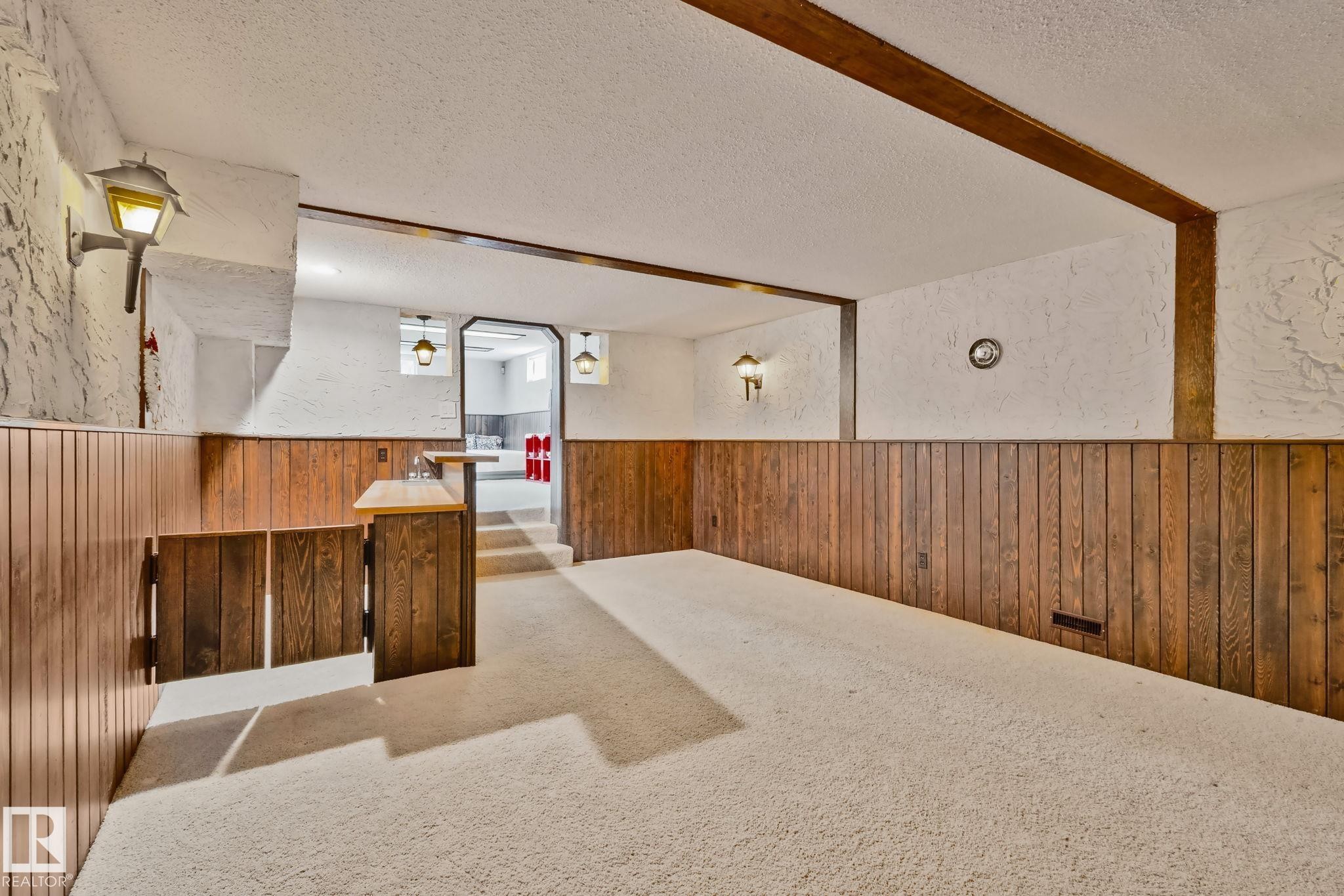 10619 35 Avenue Nw, Edmonton, AB - Indoor Photo Showing Other Room