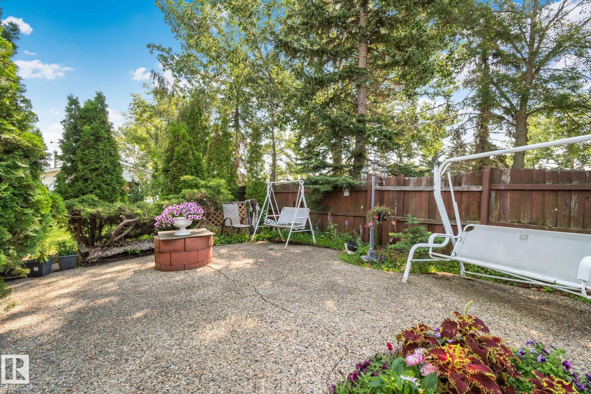 10619 35 Avenue Nw, Edmonton, AB - Outdoor With Backyard