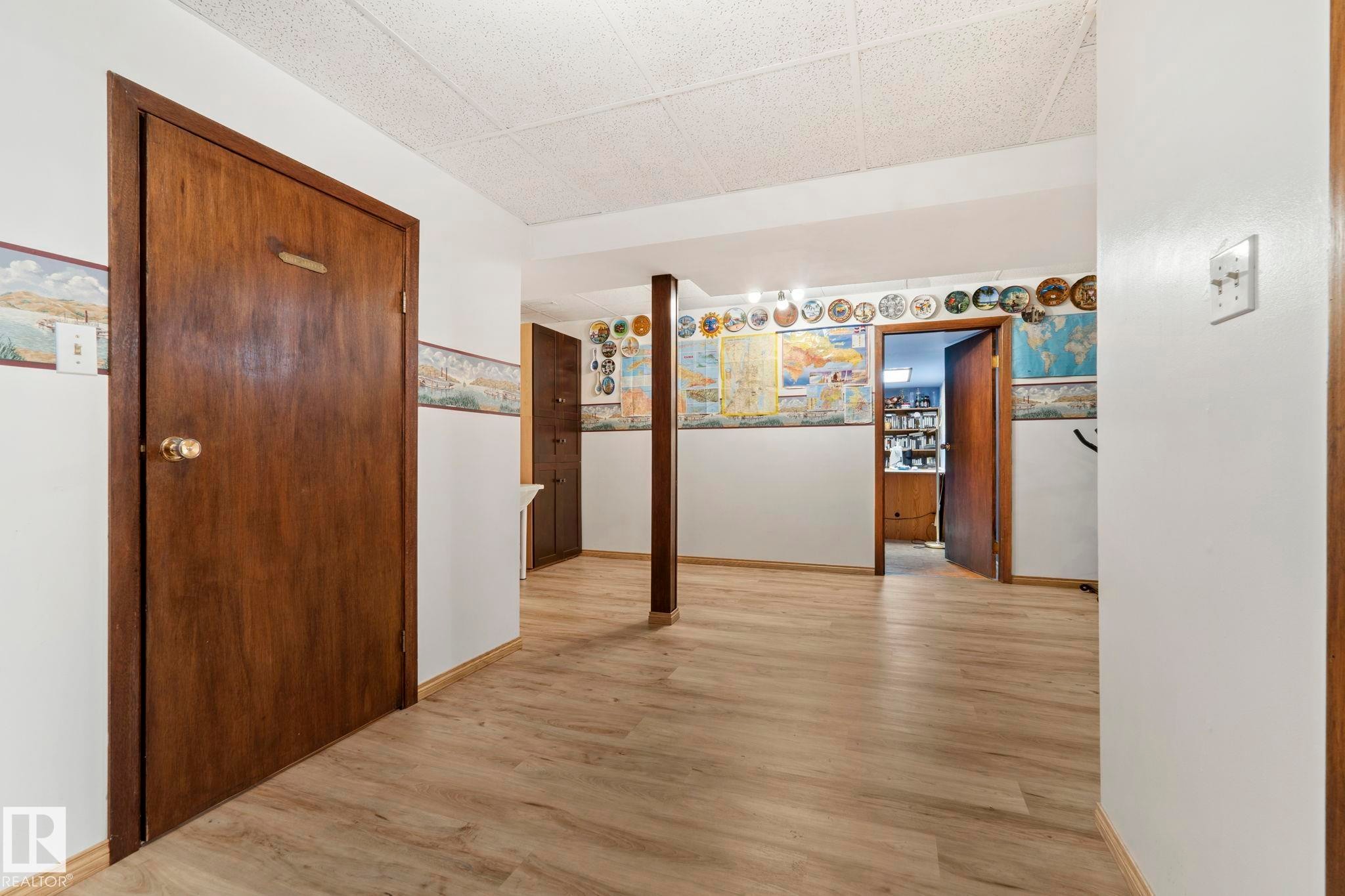 8704 43 Avenue Nw, Edmonton, AB - Indoor Photo Showing Other Room