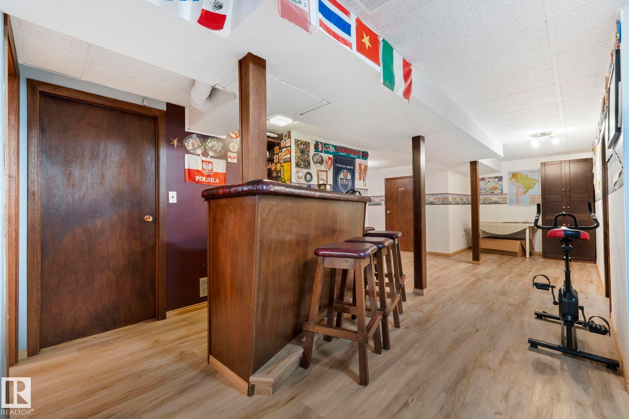 8704 43 Avenue Nw, Edmonton, AB - Indoor Photo Showing Other Room