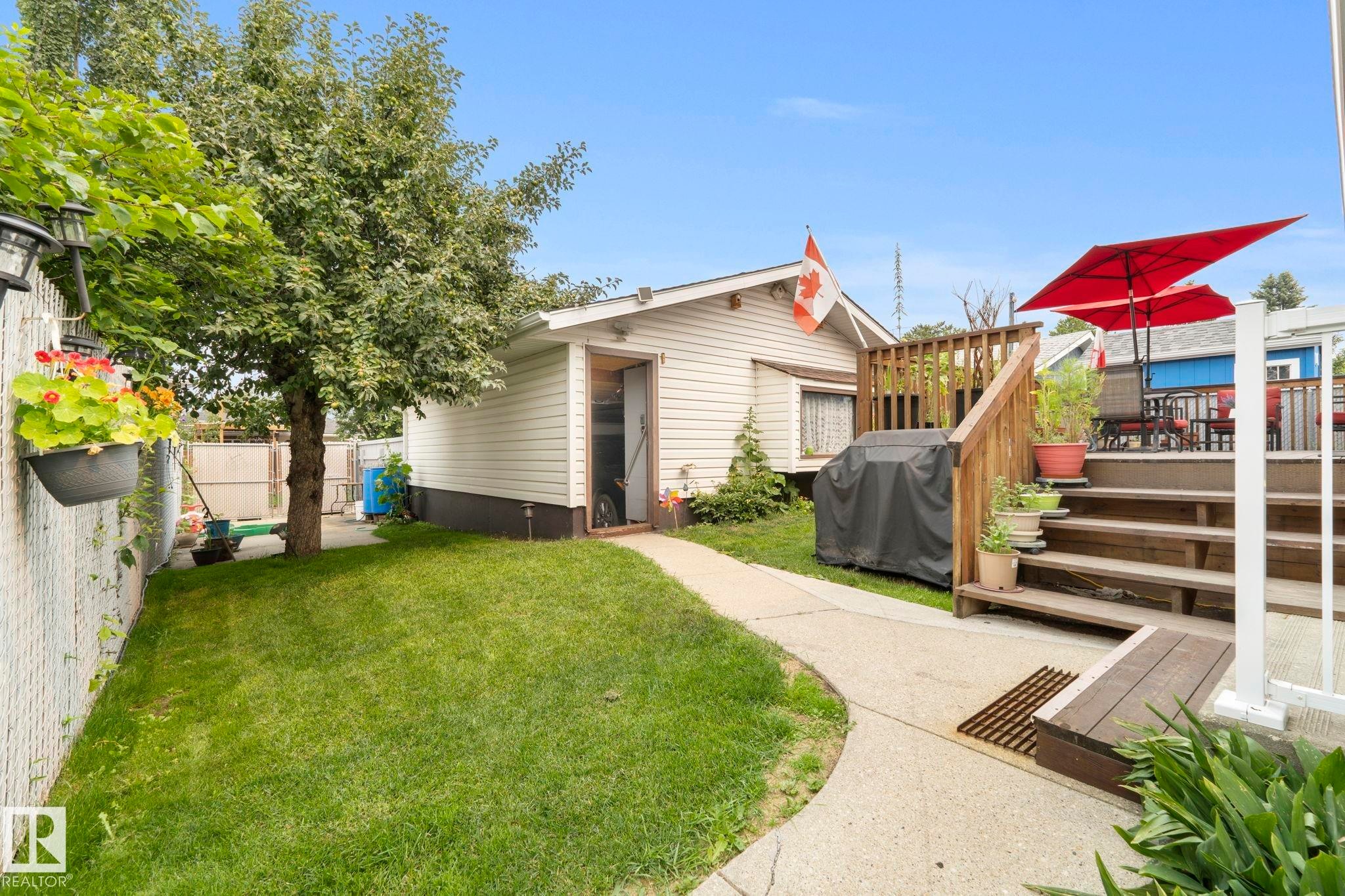 8704 43 Avenue Nw, Edmonton, AB - Outdoor