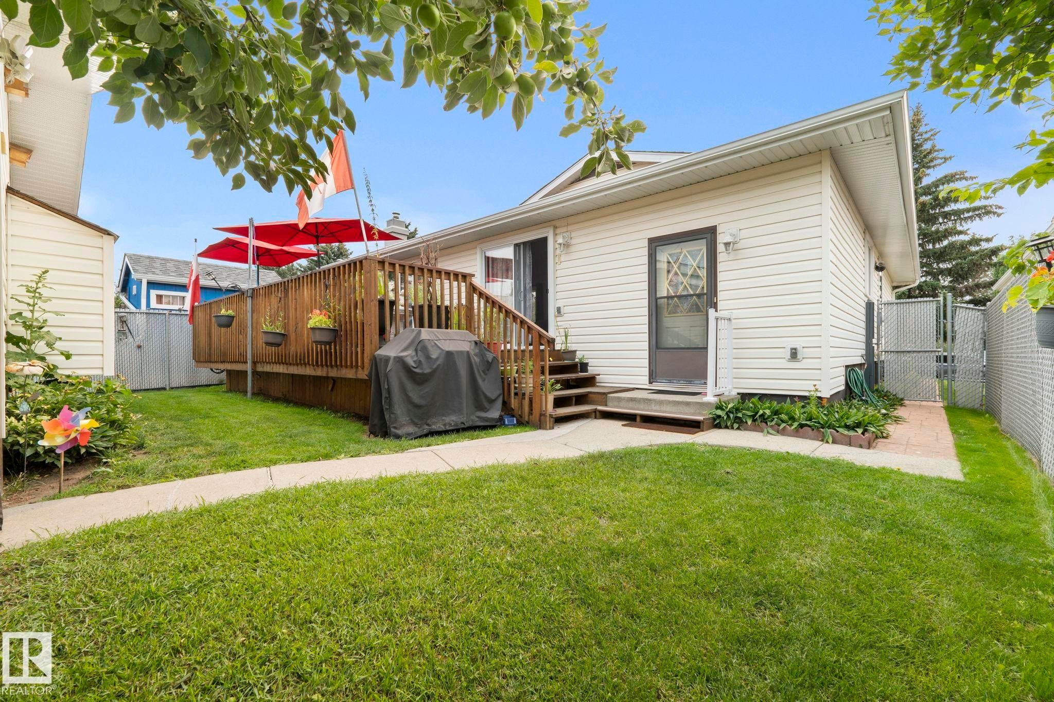 8704 43 Avenue Nw, Edmonton, AB - Outdoor
