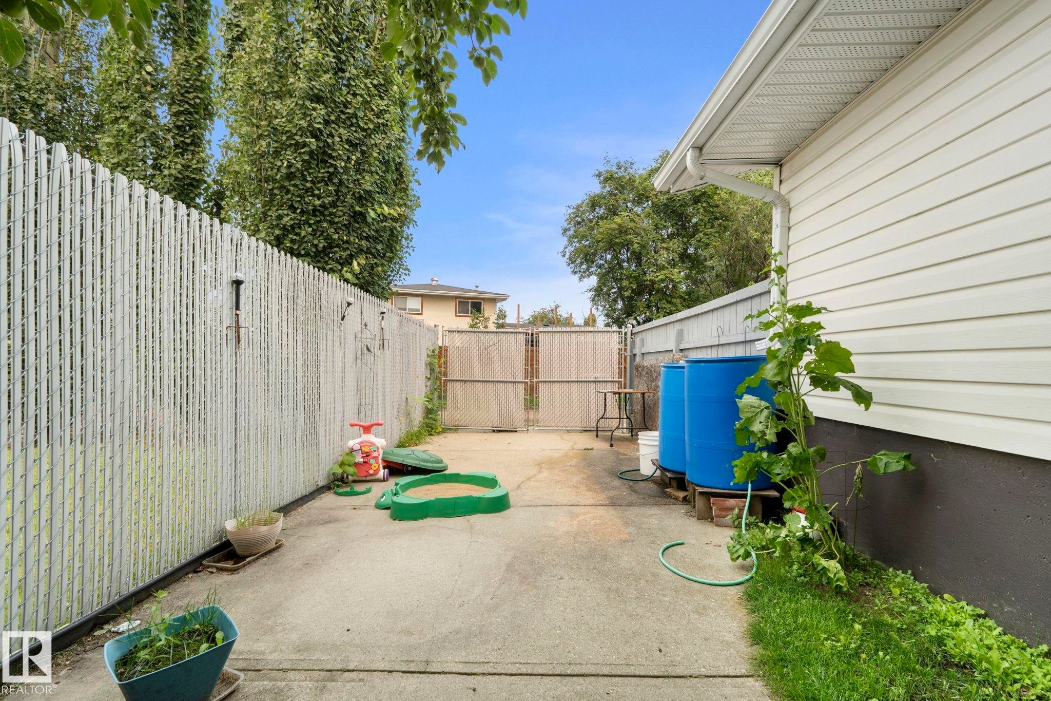 8704 43 Avenue Nw, Edmonton, AB - Outdoor With Exterior