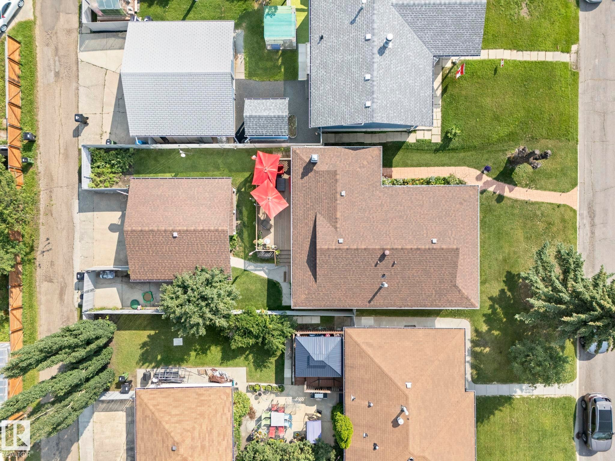 8704 43 Avenue Nw, Edmonton, AB - Outdoor