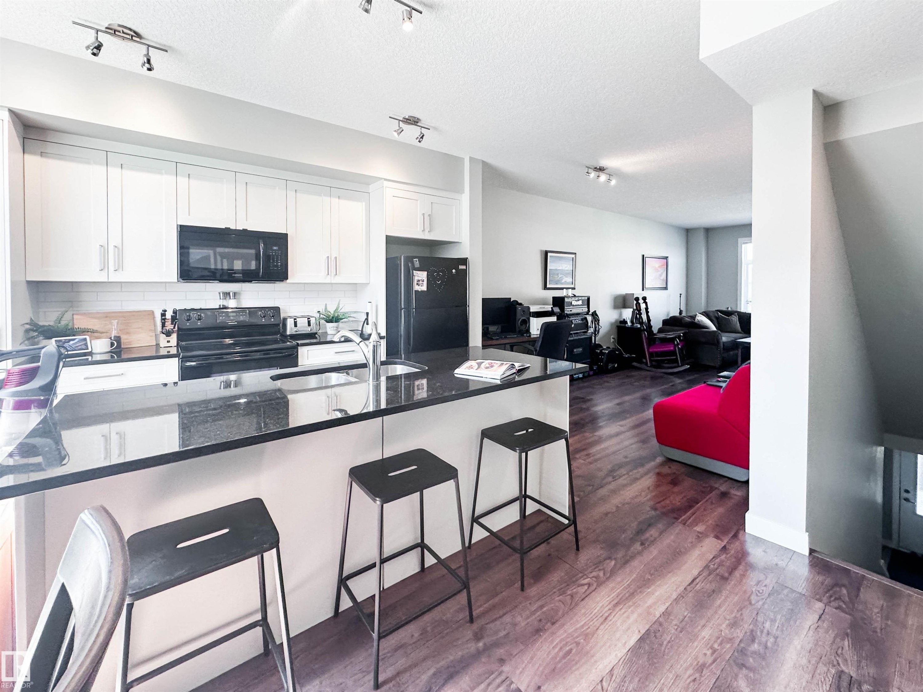 #89 600 Bellerose Dr, St. Albert, AB - Indoor Photo Showing Kitchen