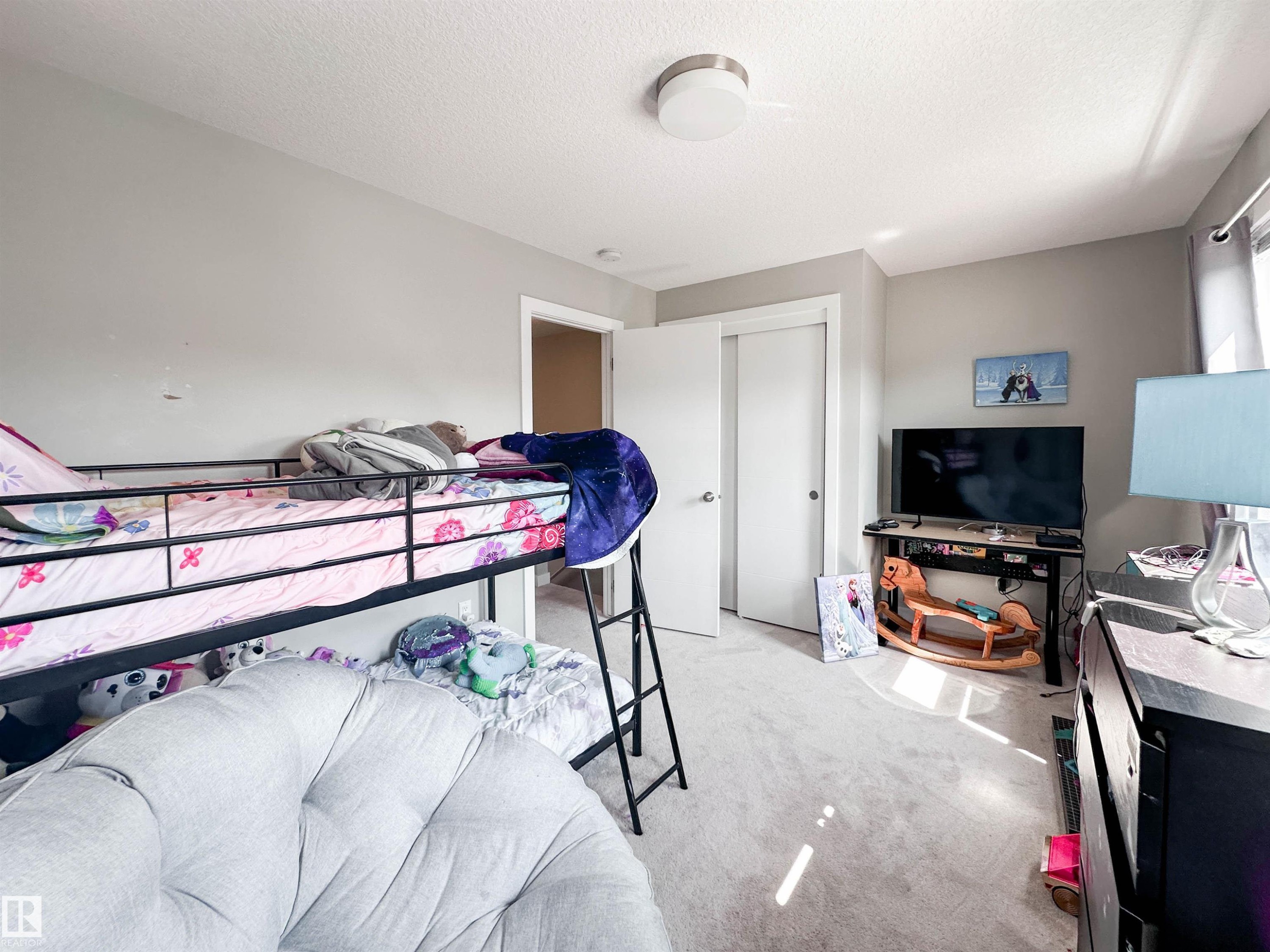 #89 600 Bellerose Dr, St. Albert, AB - Indoor Photo Showing Bedroom