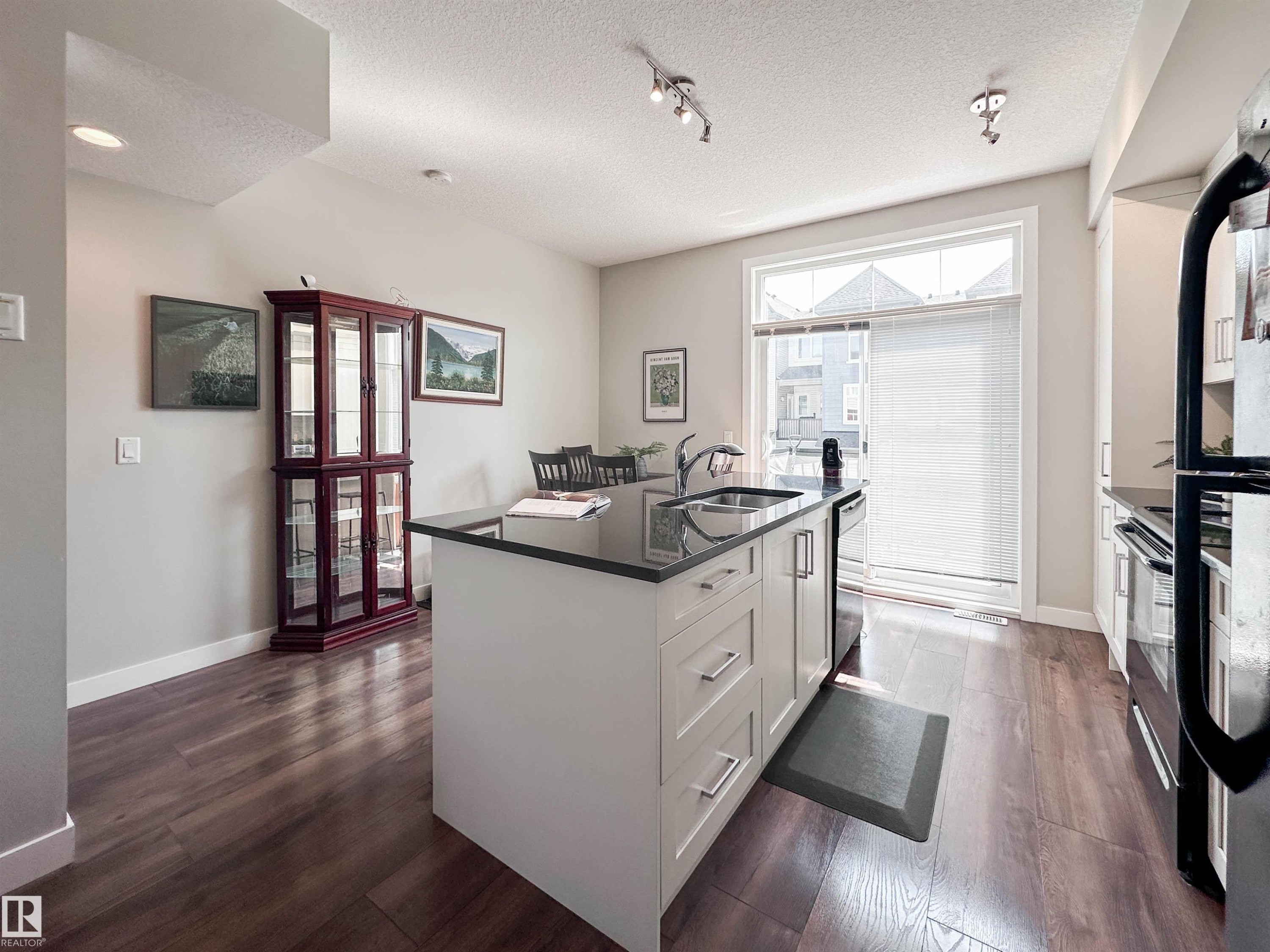 #89 600 Bellerose Dr, St. Albert, AB - Indoor Photo Showing Kitchen With Double Sink