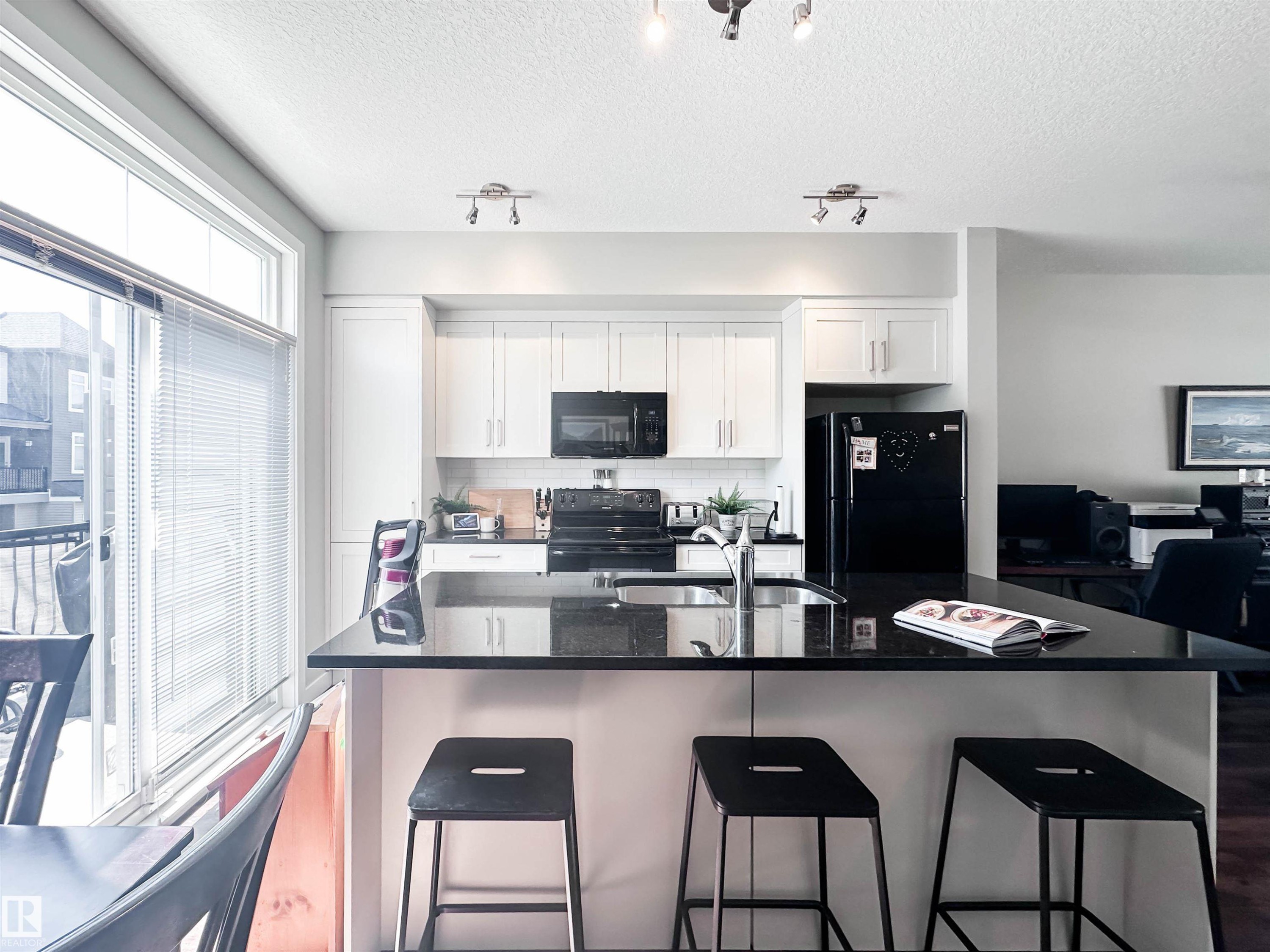 #89 600 Bellerose Dr, St. Albert, AB - Indoor Photo Showing Kitchen